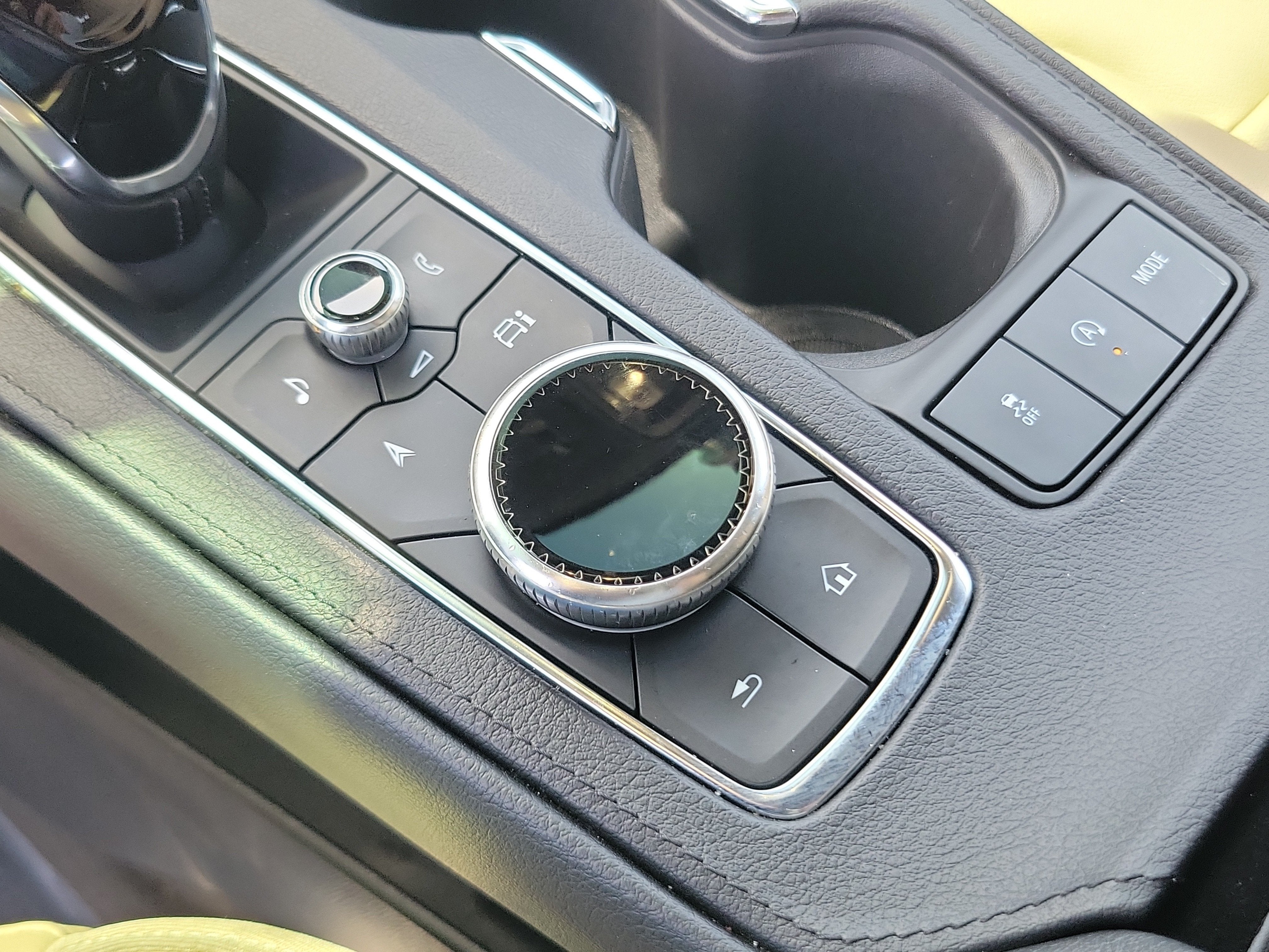 2024 Cadillac XT4 FWD Luxury