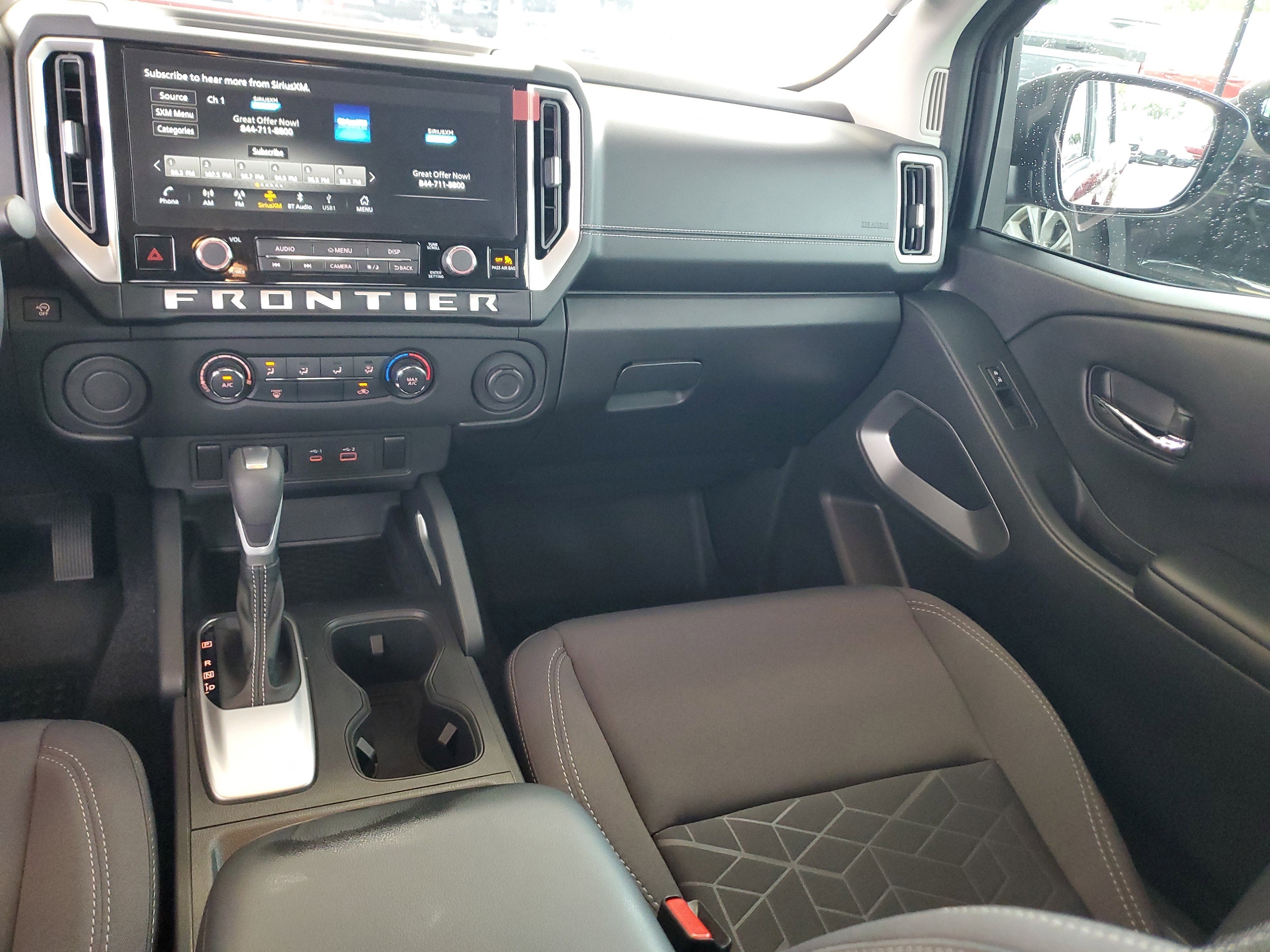 2025 Nissan Frontier SV