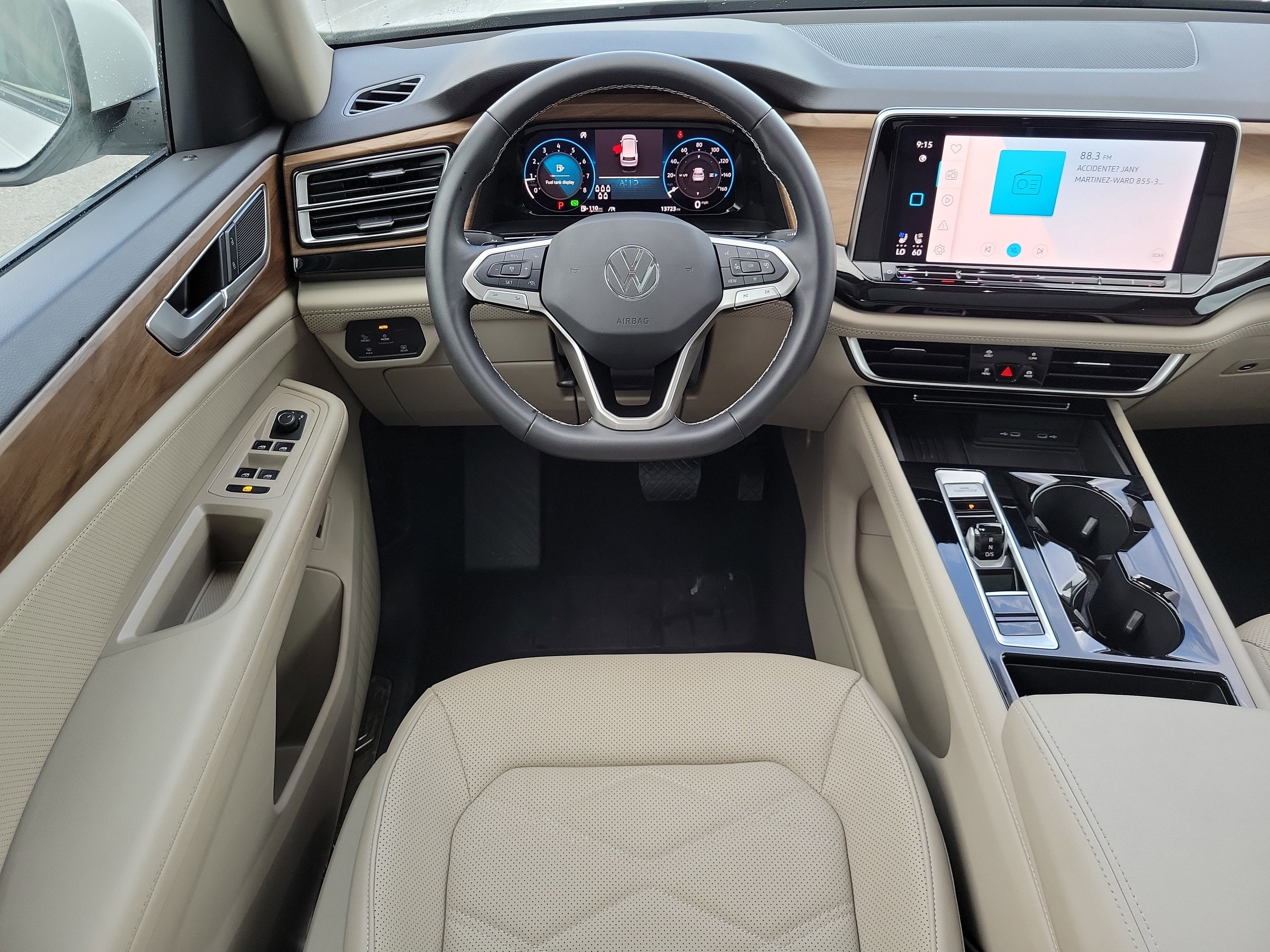 2025 Volkswagen Atlas 2.0T SE w/Technology