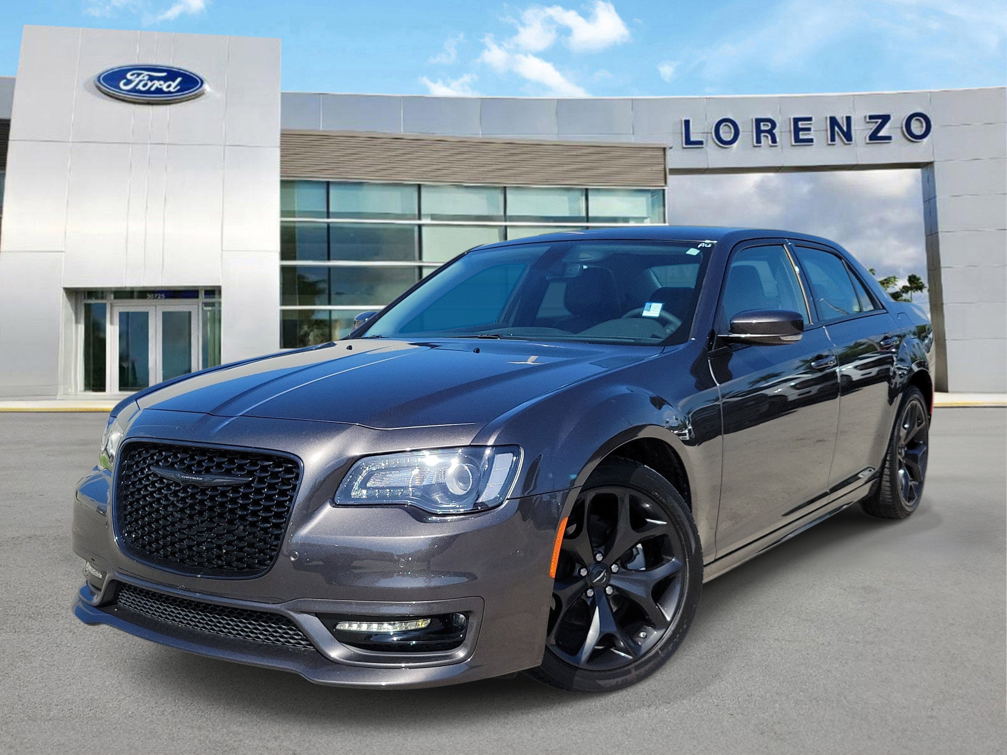 2023 Chrysler 300 Touring L
