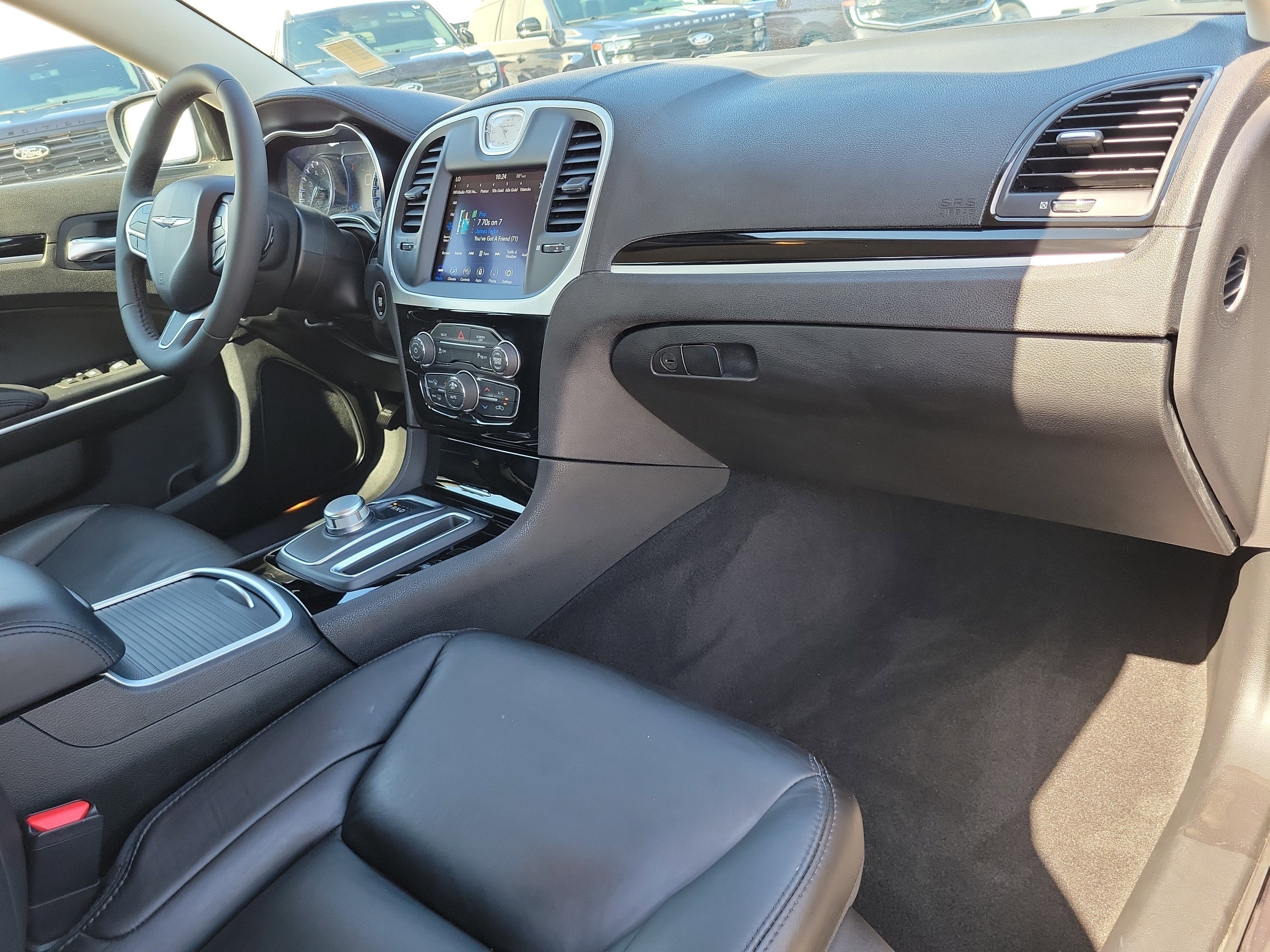 2023 Chrysler 300 Touring L