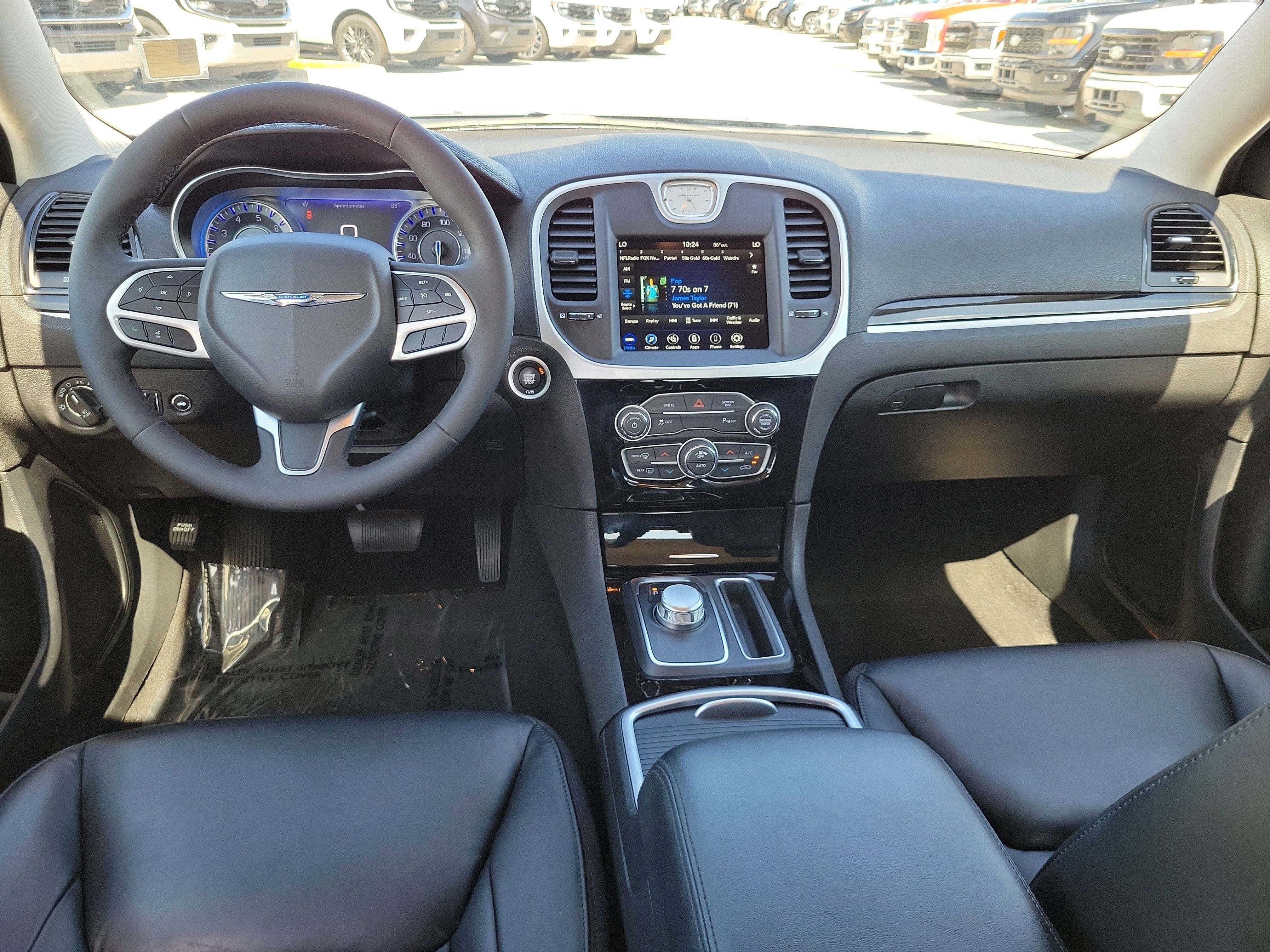 2023 Chrysler 300 Touring L