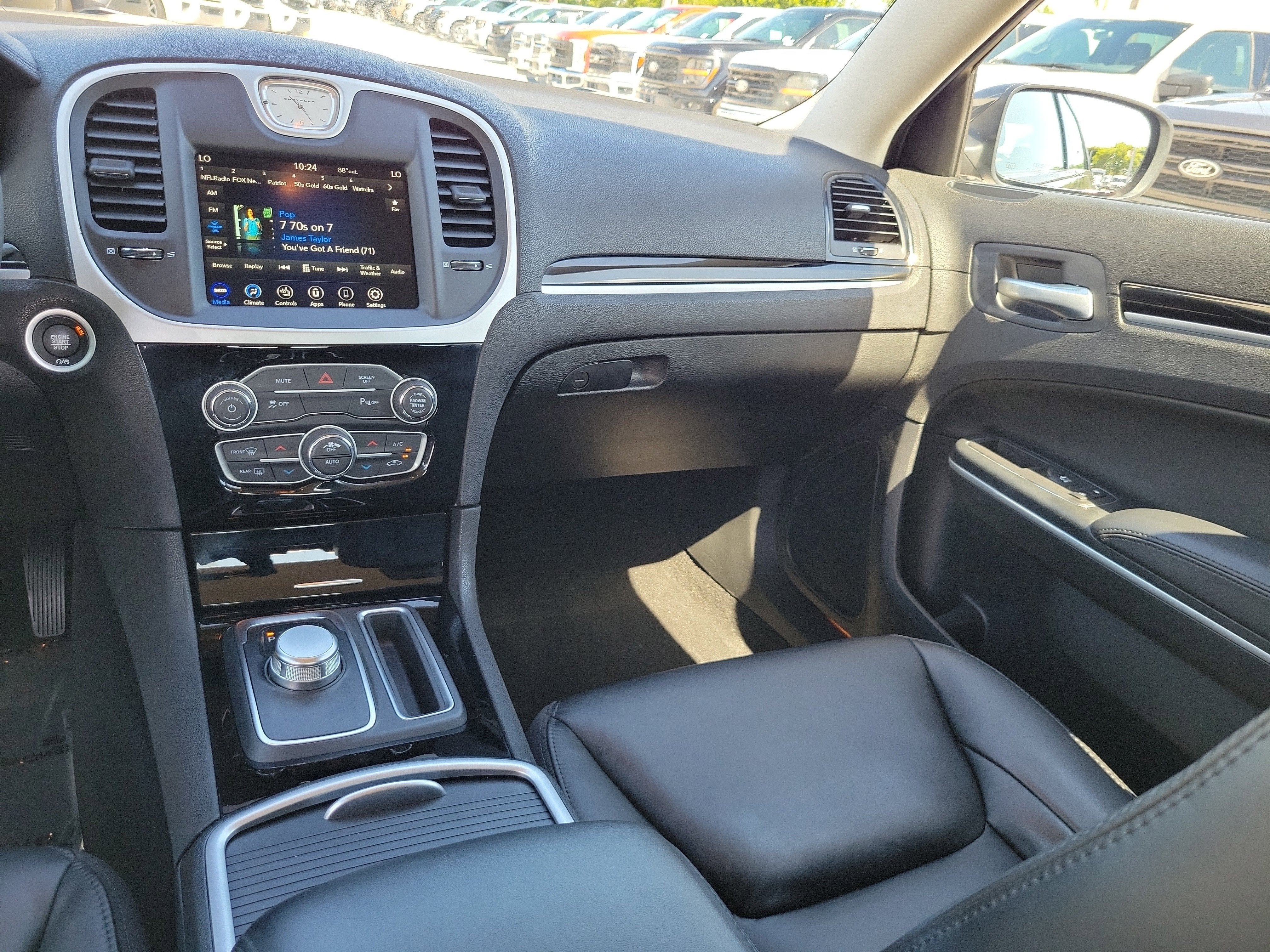 2023 Chrysler 300 Touring L