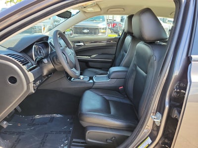 2023 Chrysler 300 Touring L