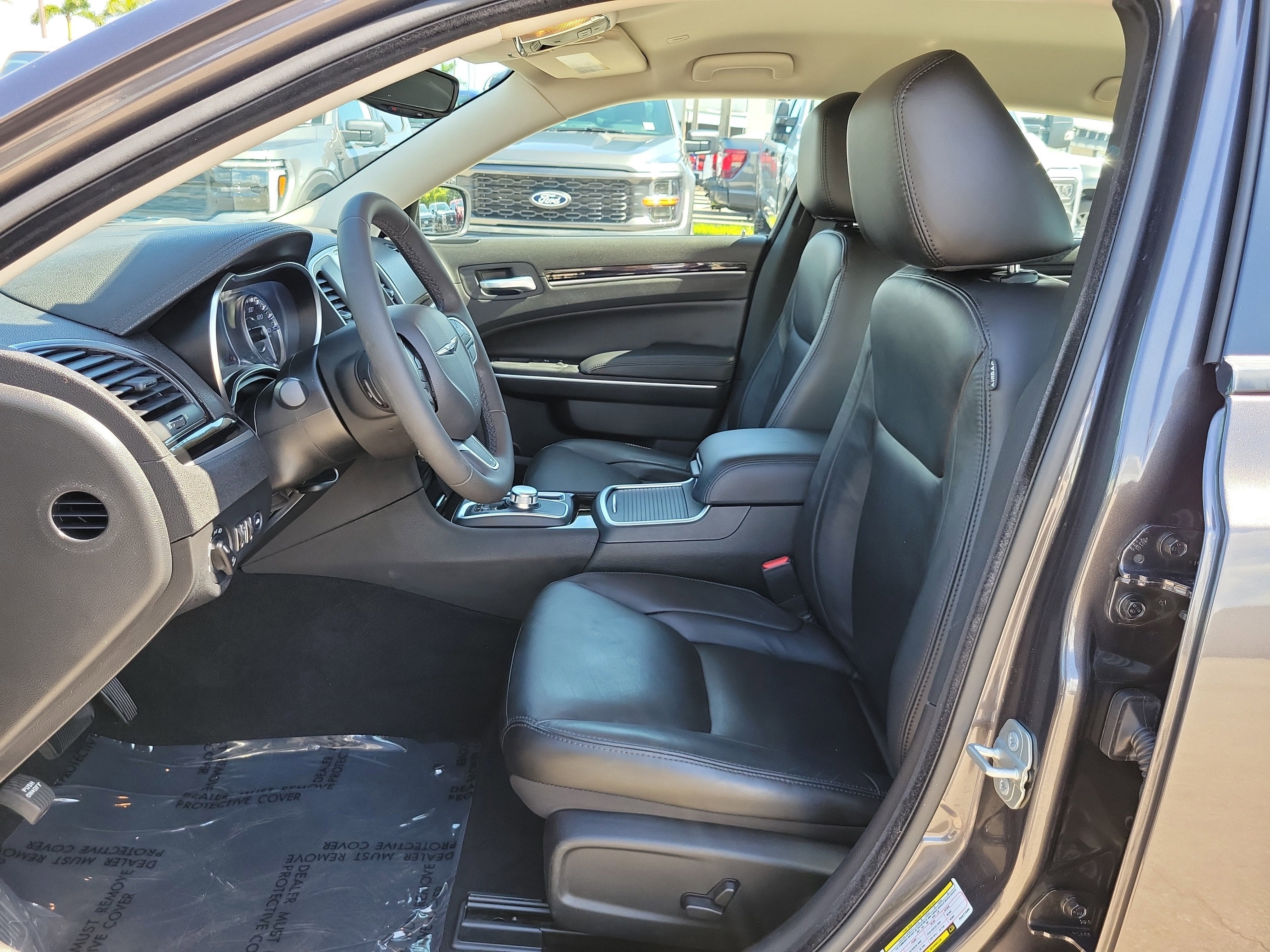 2023 Chrysler 300 Touring L