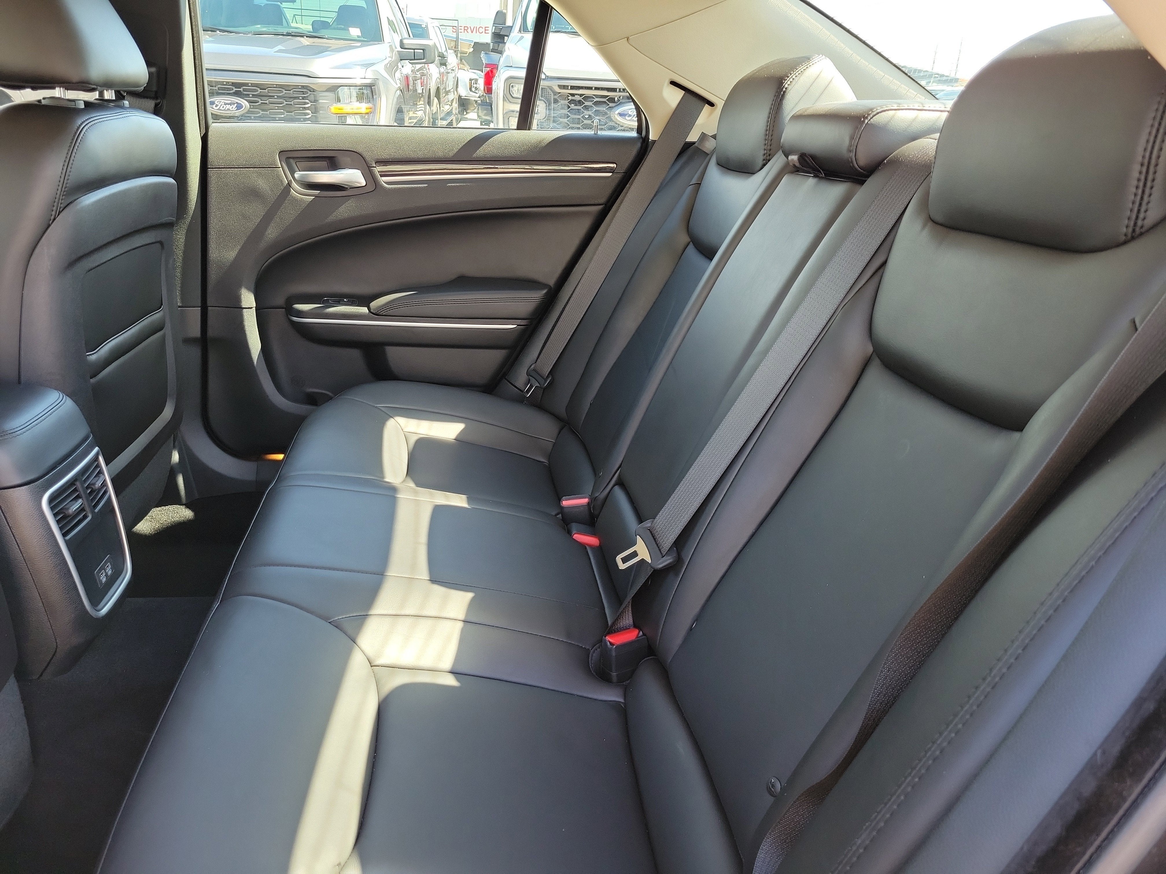 2023 Chrysler 300 Touring L