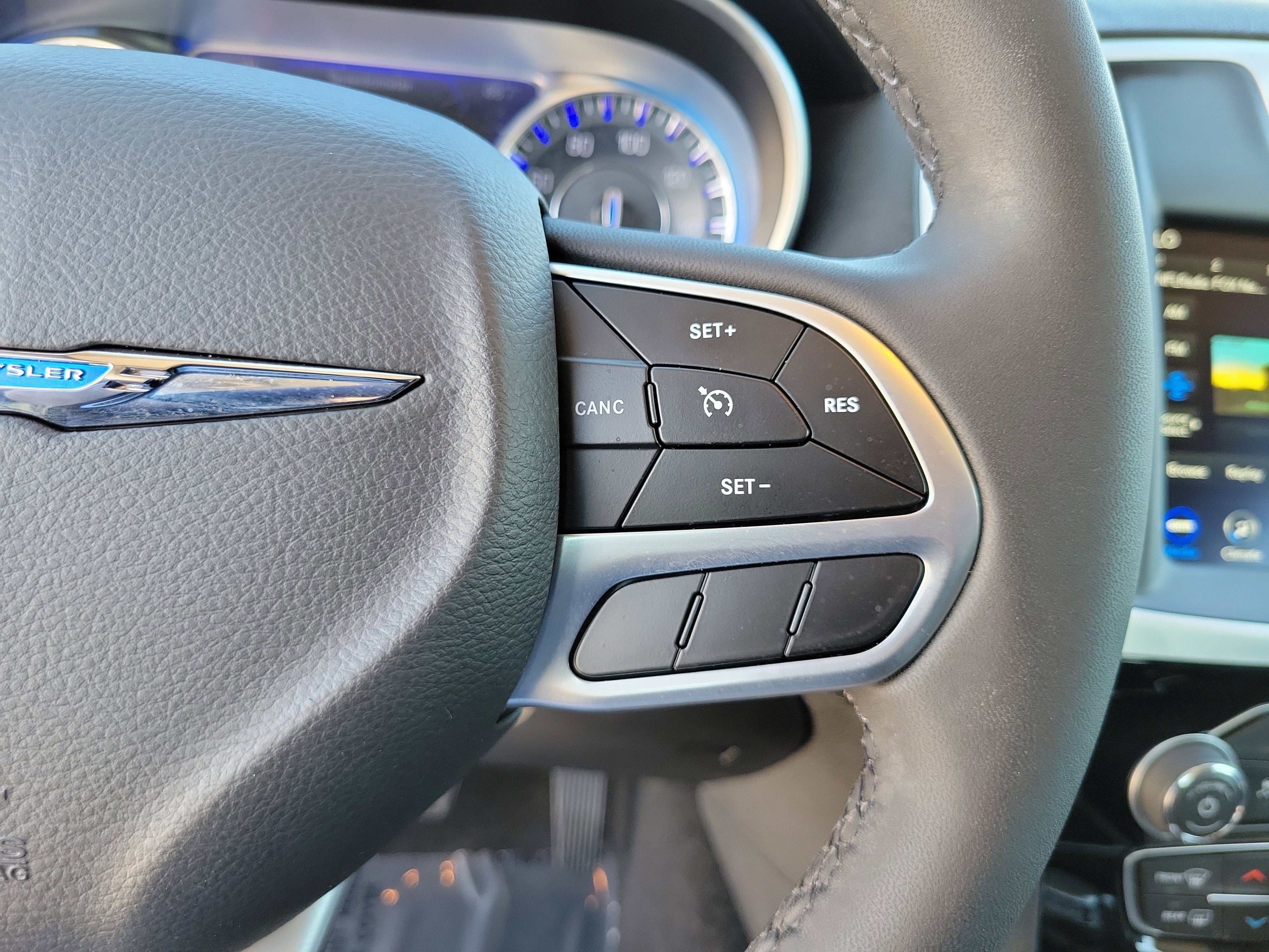 2023 Chrysler 300 Touring L