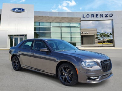 2023 Chrysler 300 Touring L