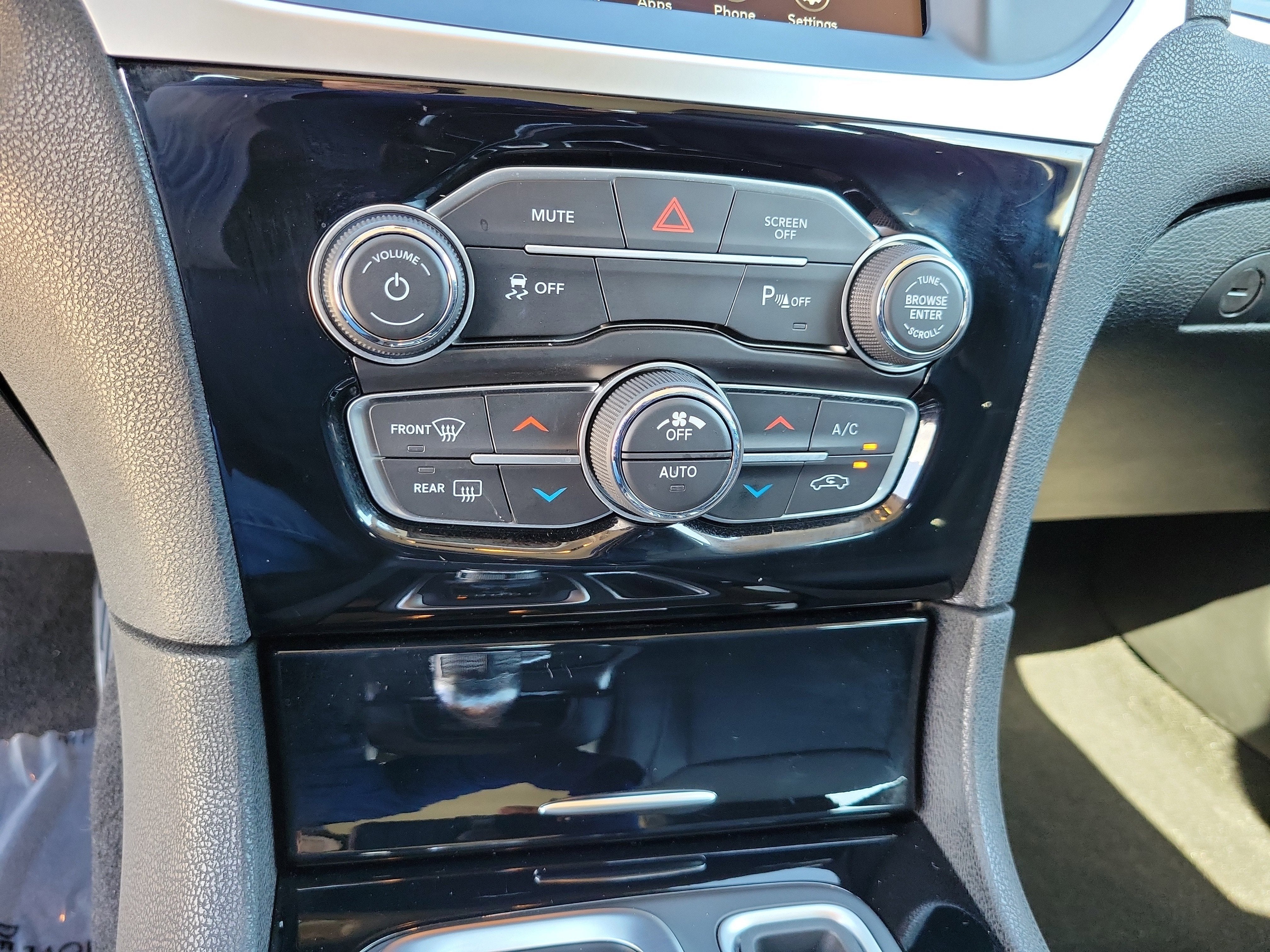 2023 Chrysler 300 Touring L