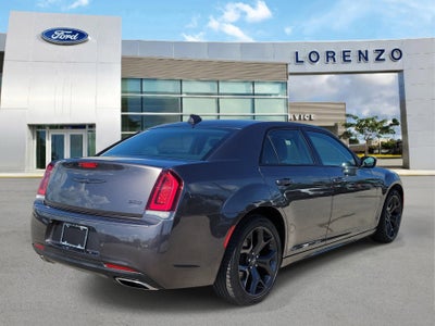2023 Chrysler 300 Touring L
