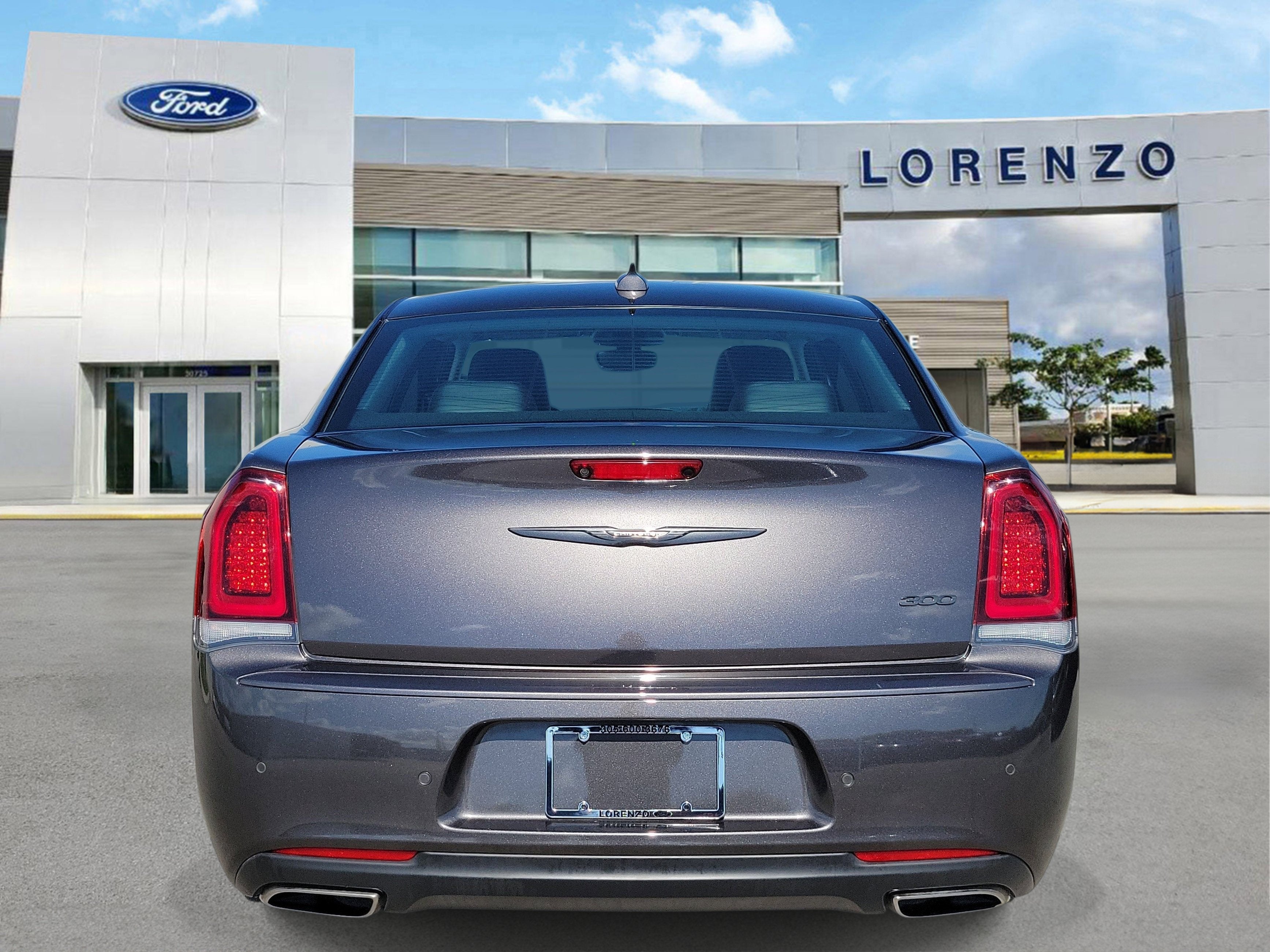 2023 Chrysler 300 Touring L