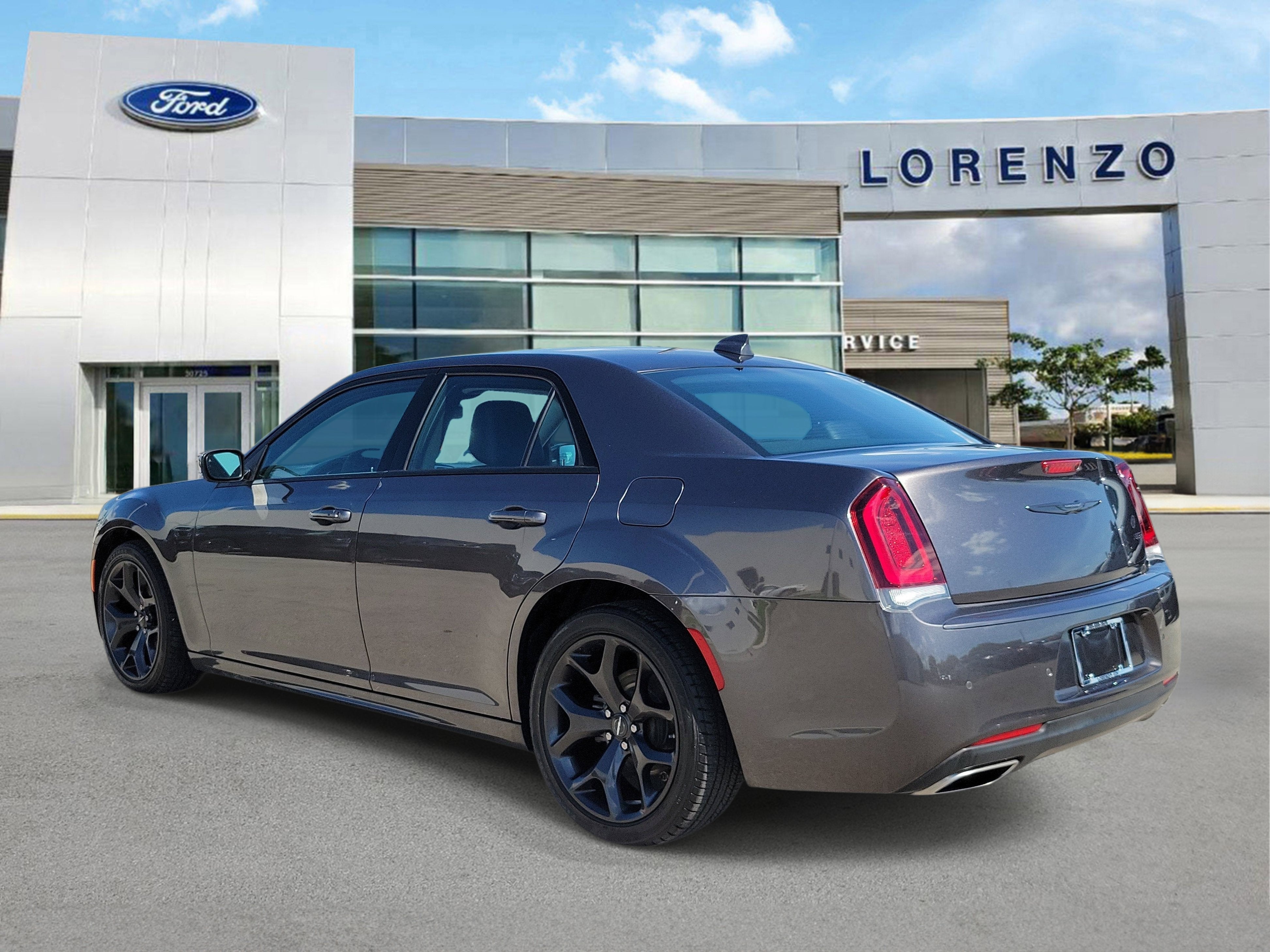 2023 Chrysler 300 Touring L