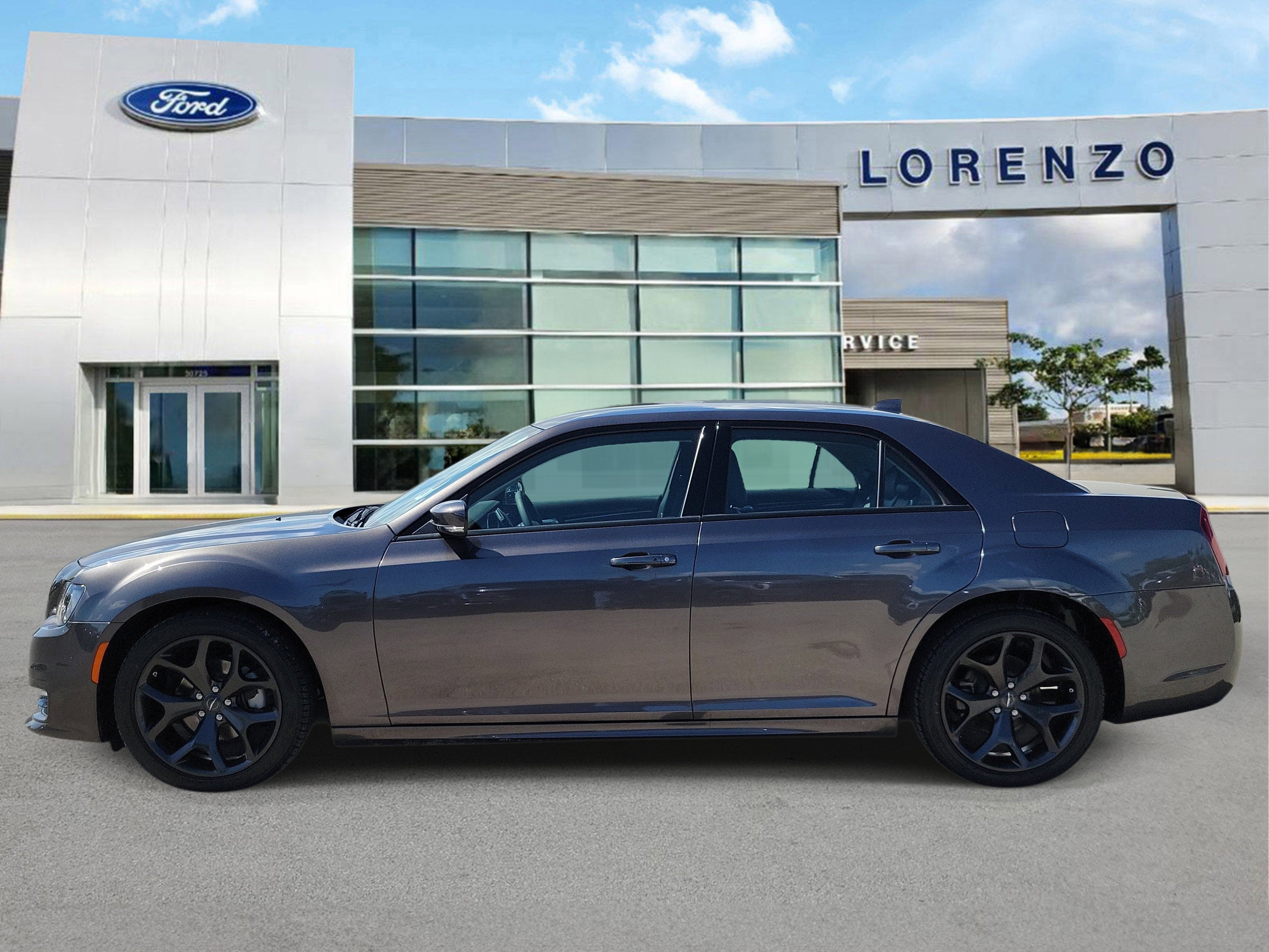 2023 Chrysler 300 Touring L