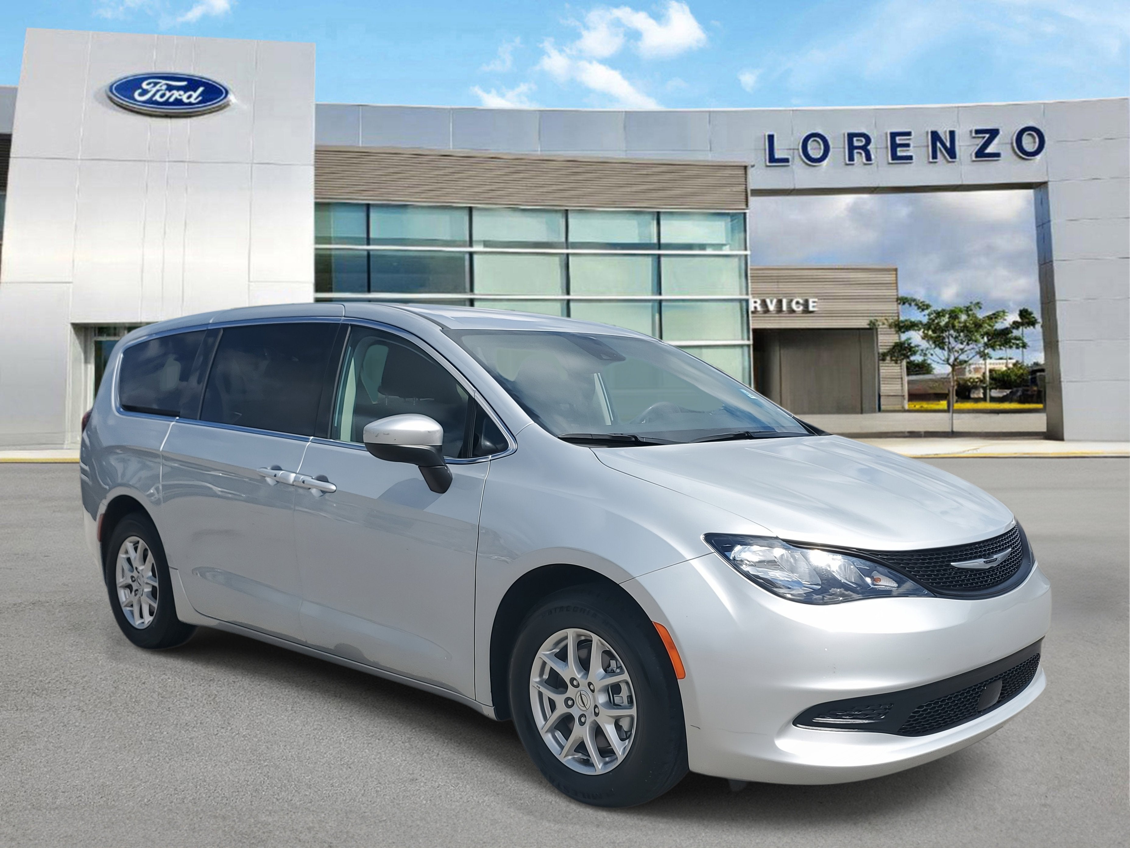 2023 Chrysler Voyager LX