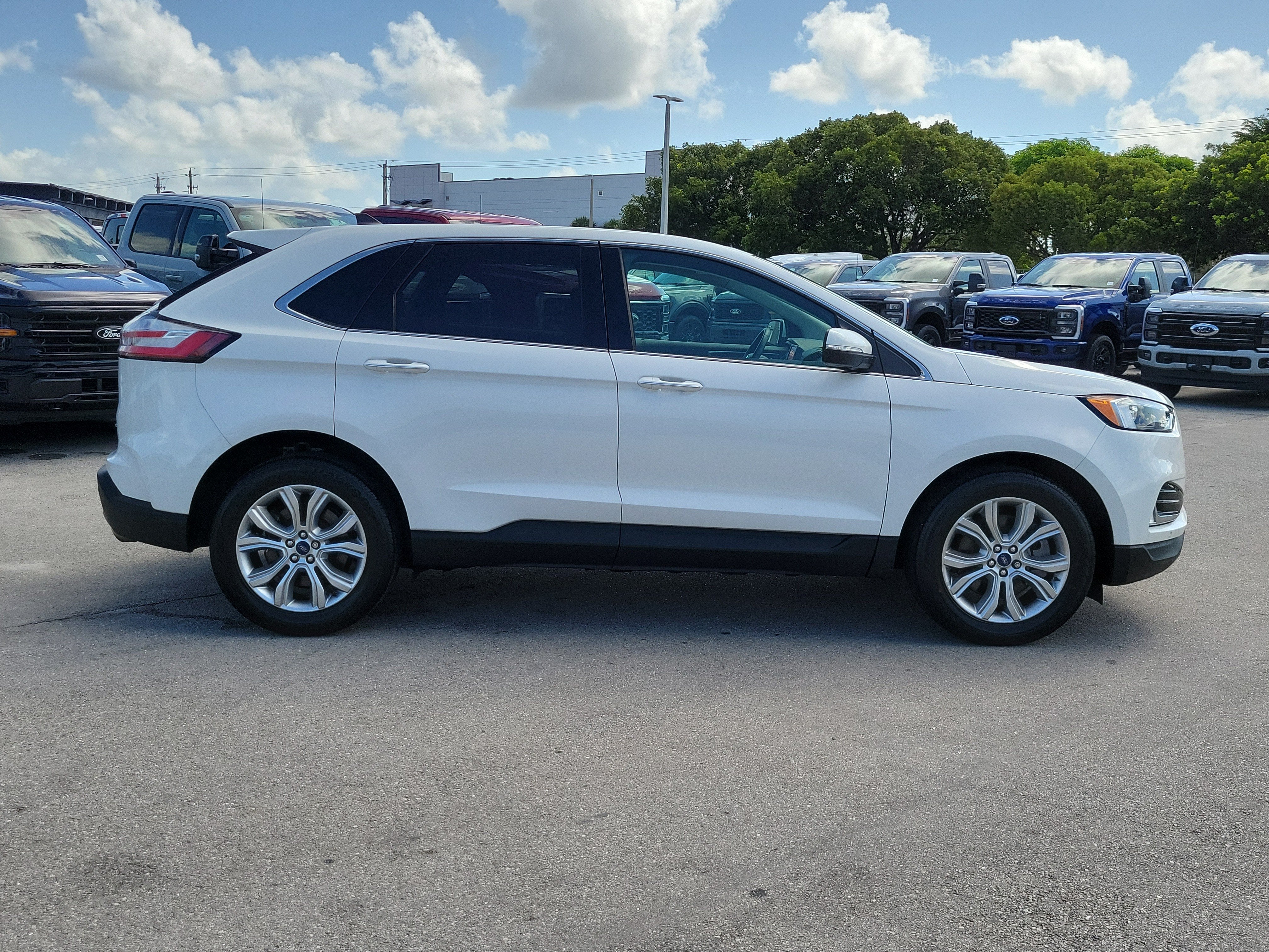 2022 Ford Edge Titanium 4WD