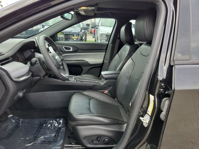 2023 Jeep Compass Latitude Lux 4WD