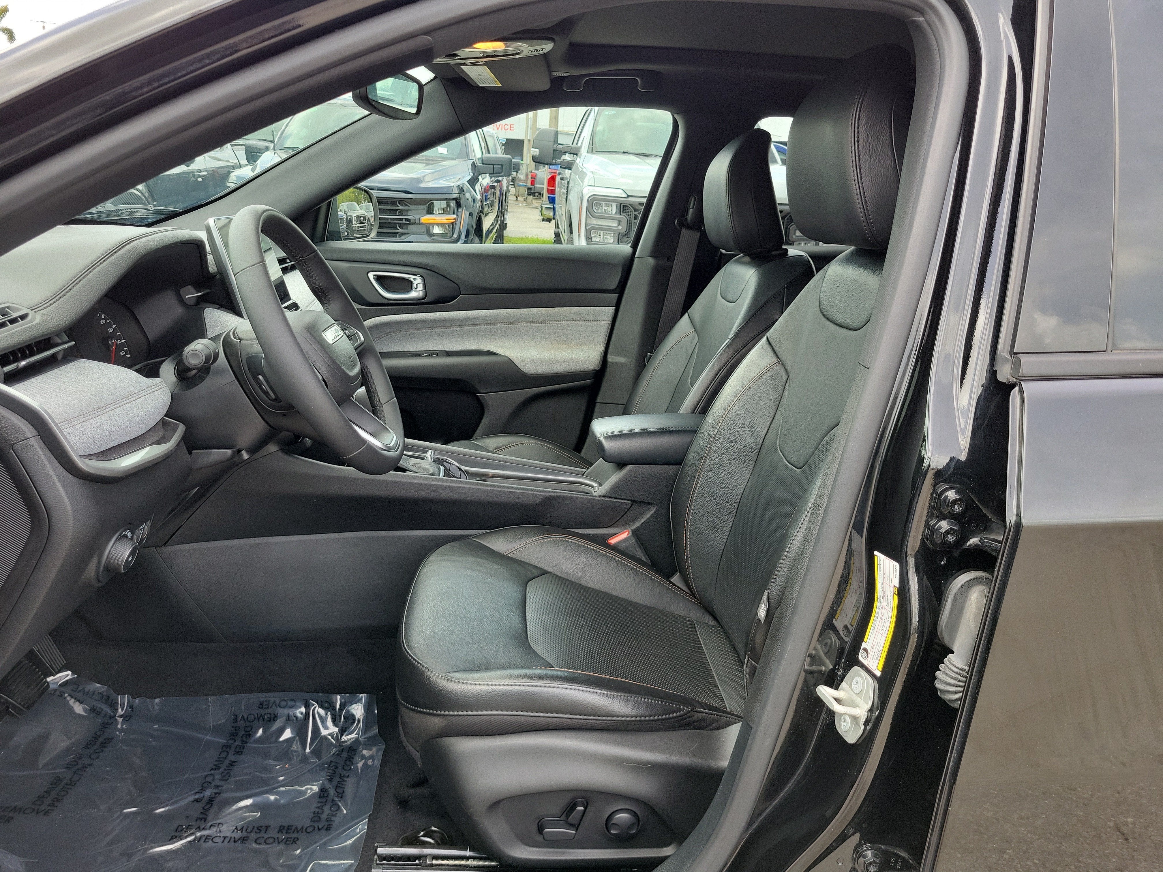 2023 Jeep Compass Latitude Lux 4WD
