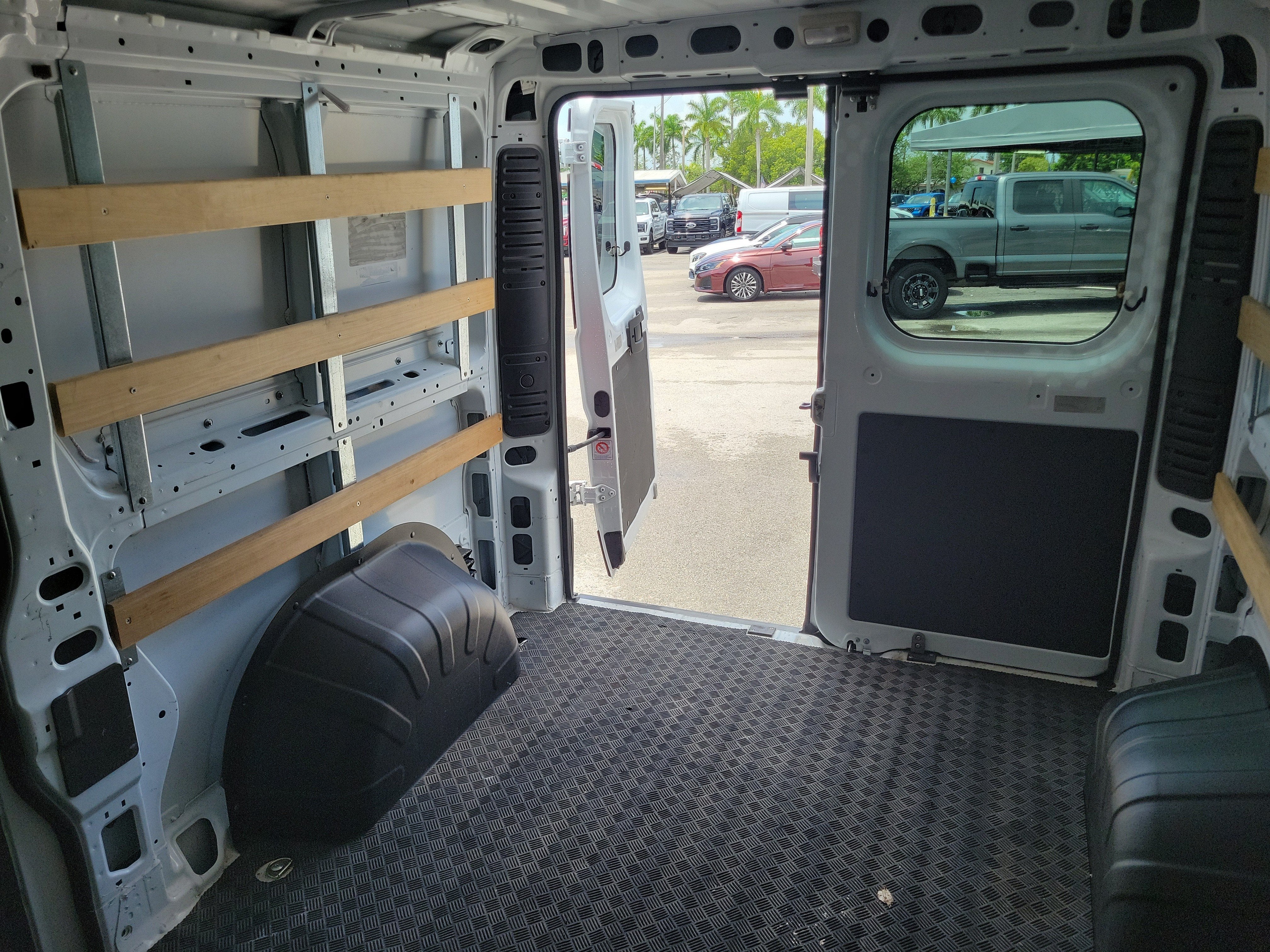 2025 RAM ProMaster Cargo Van Tradesman