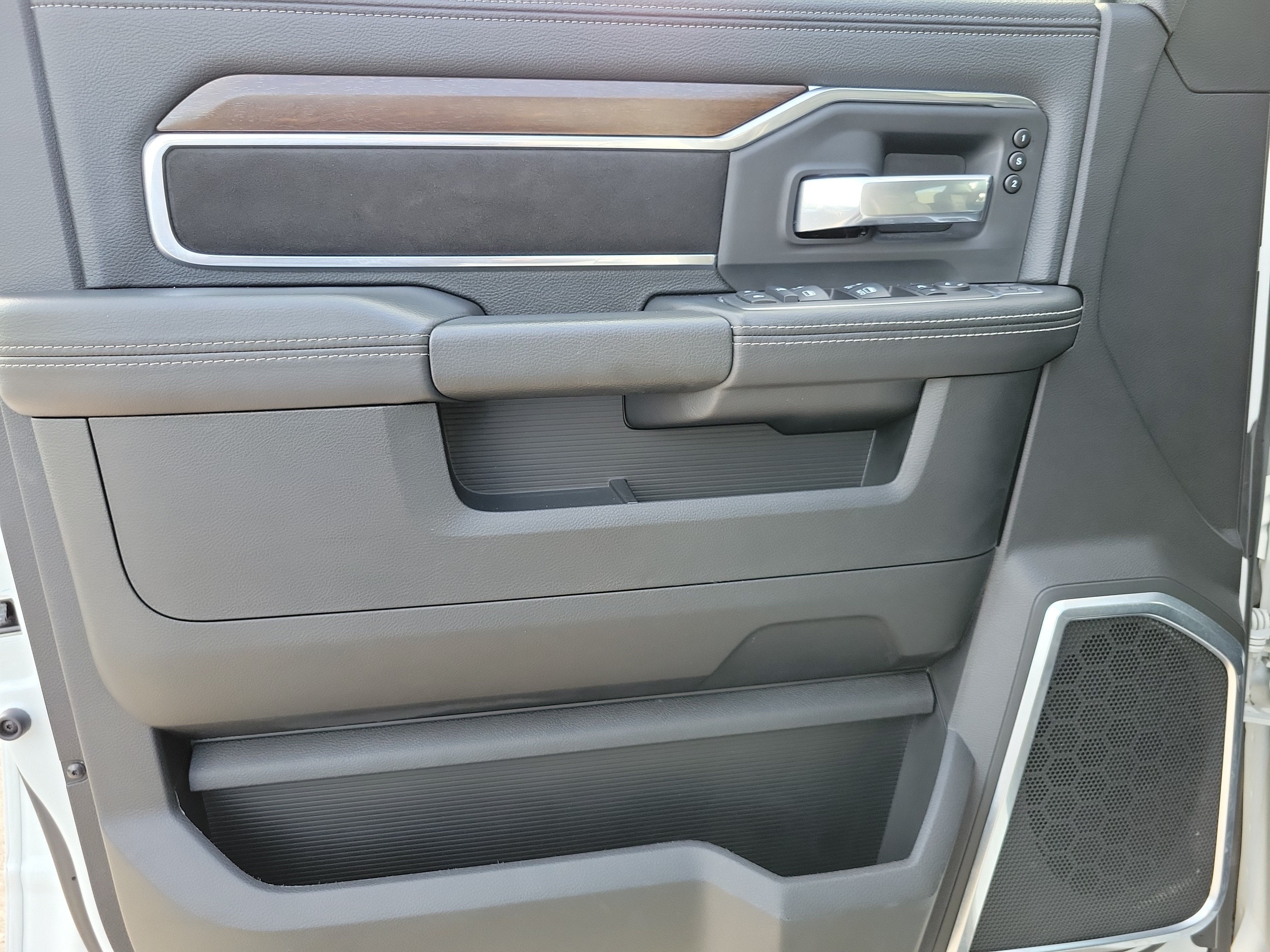 2024 RAM 2500 Laramie 4WD Diesel