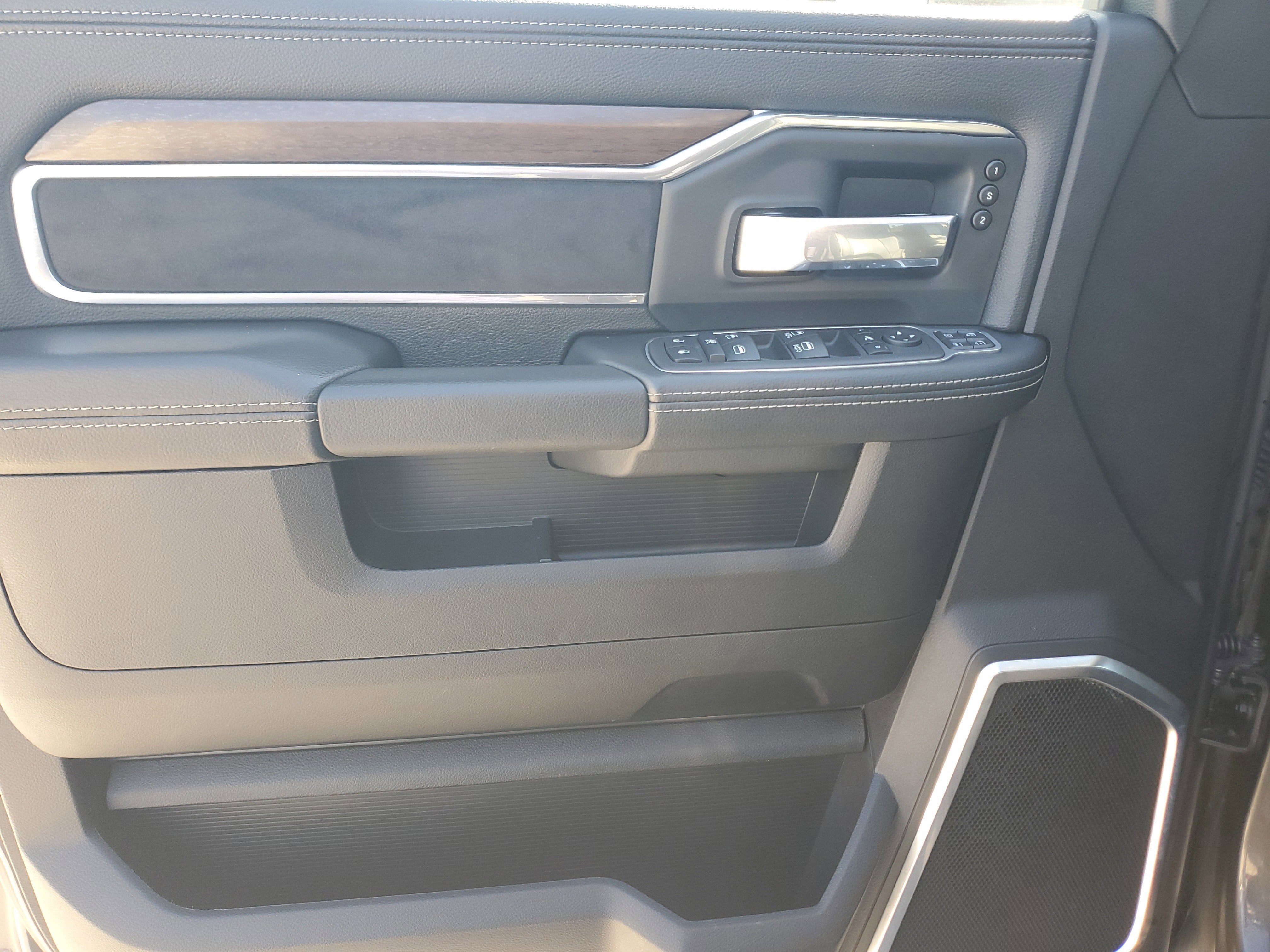 2024 RAM 2500 Laramie 4WD Diesel