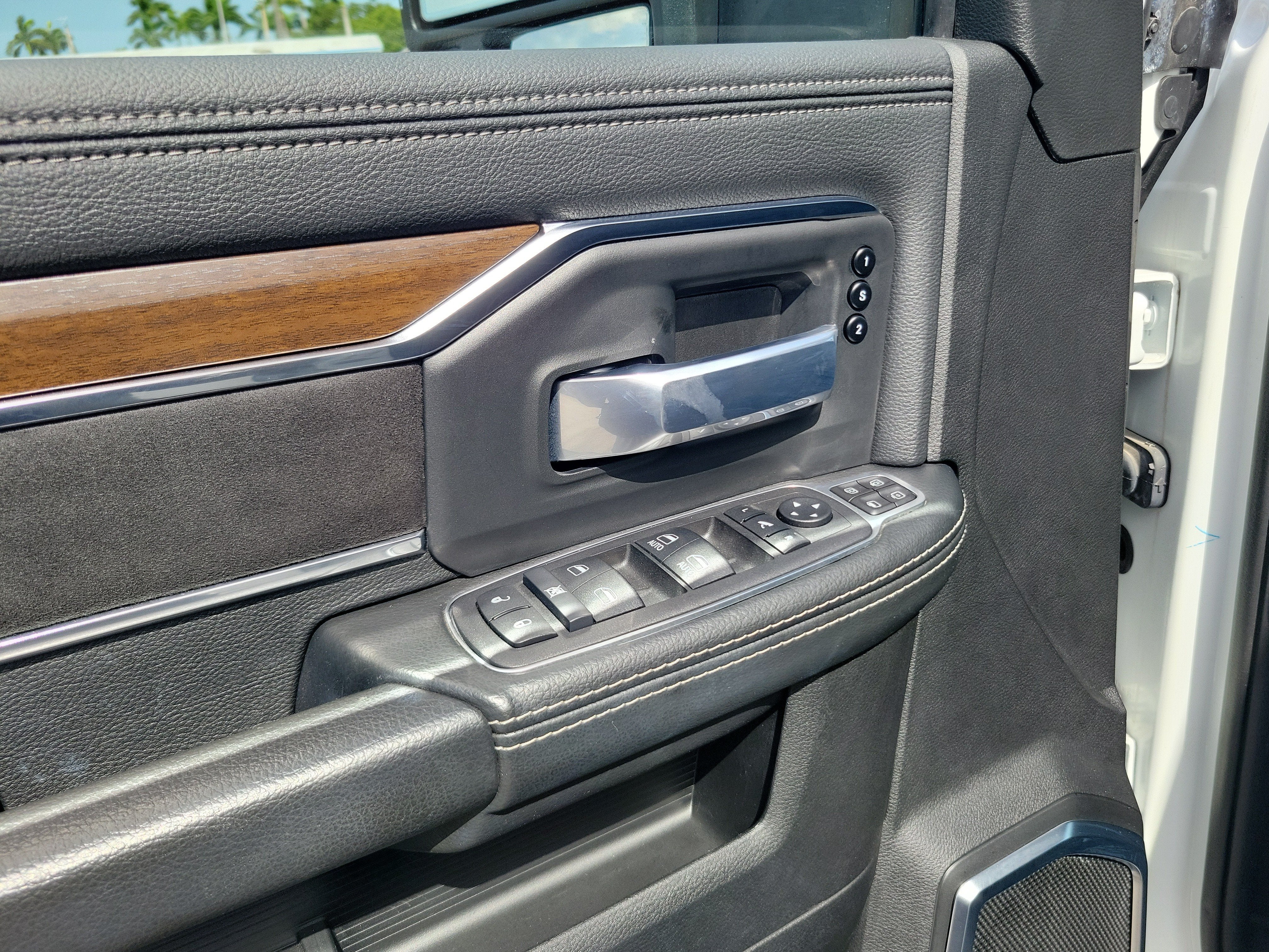 2024 RAM 2500 Laramie 4WD Diesel