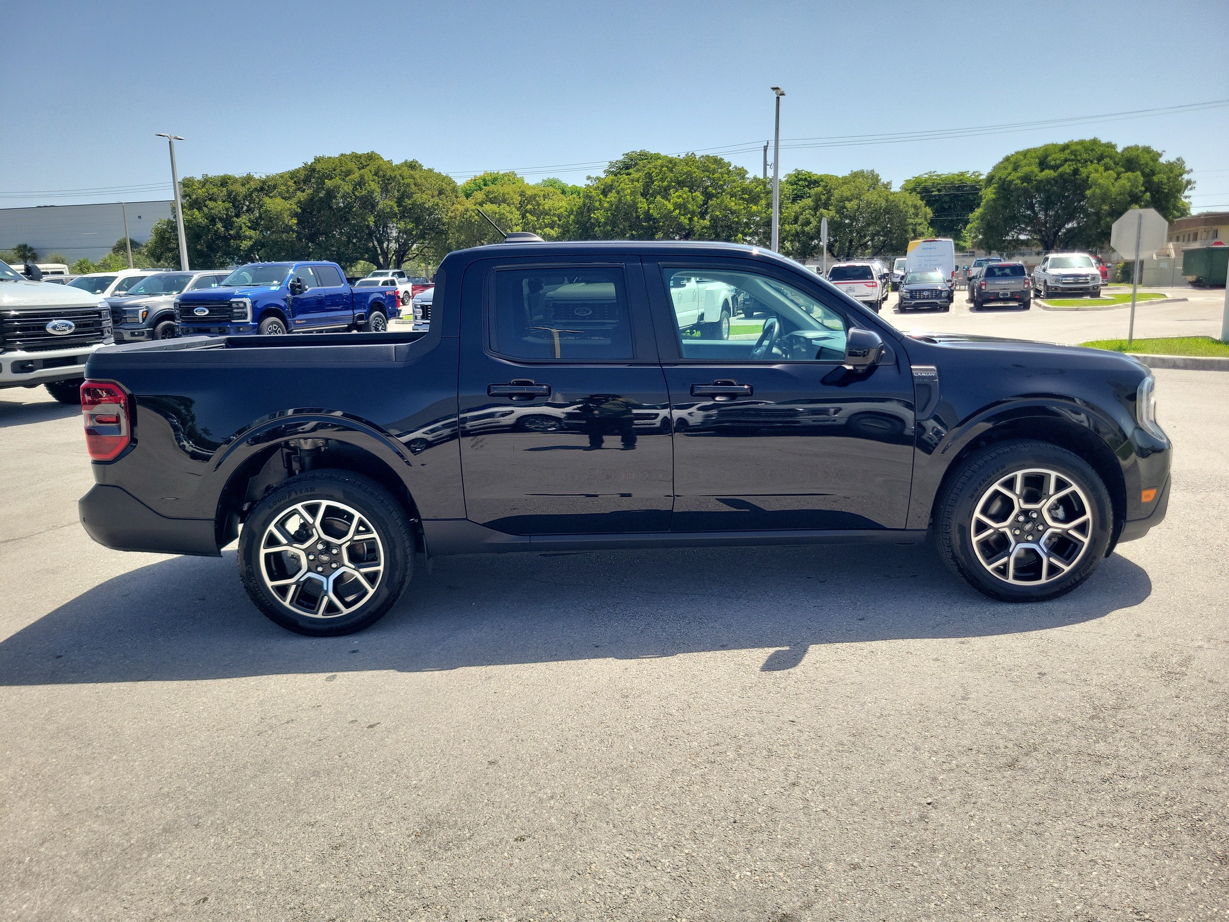 2025 Ford Maverick LARIAT 4WD