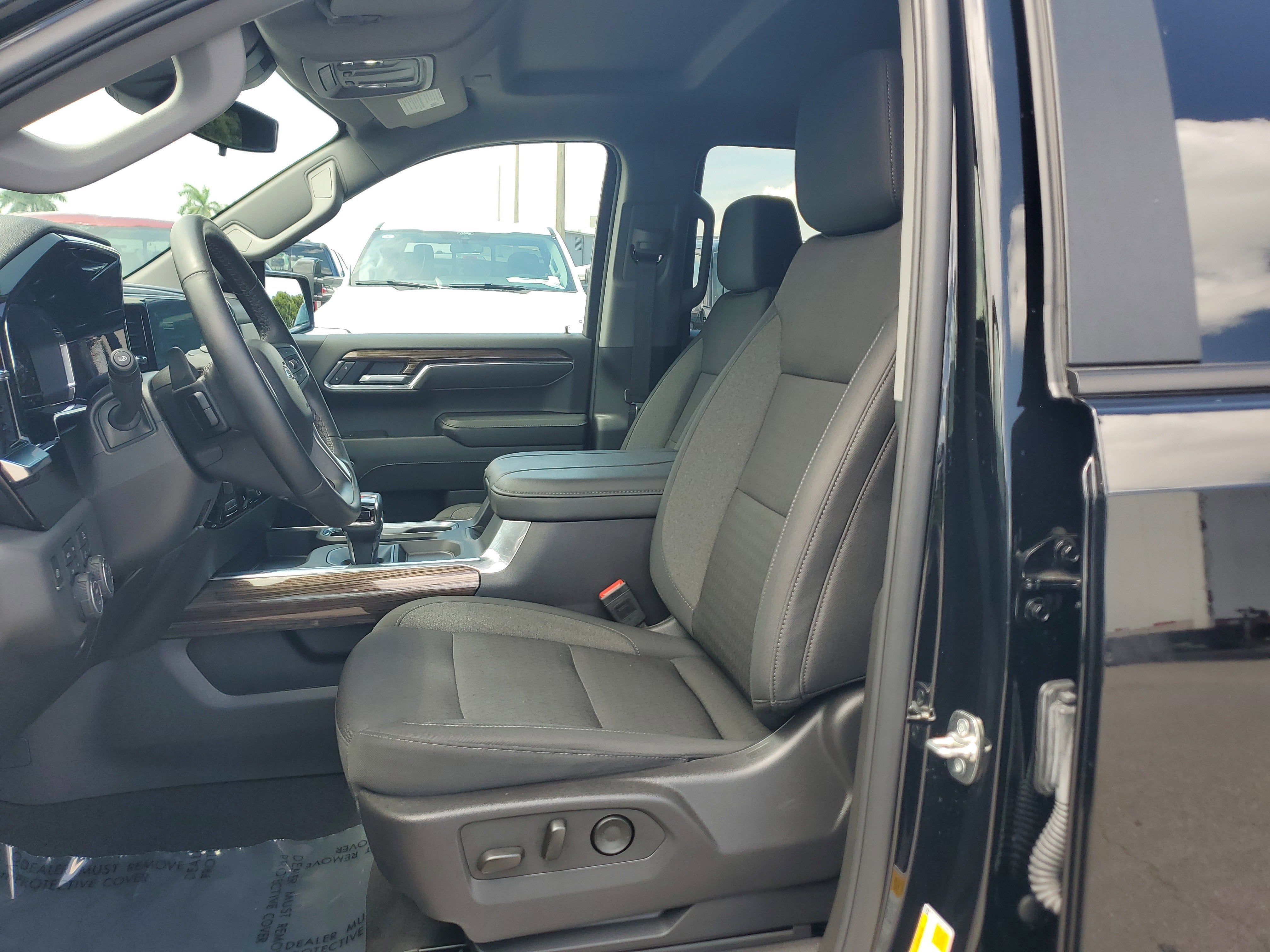 2025 Chevrolet Silverado 1500 LT Trail Boss 4WD