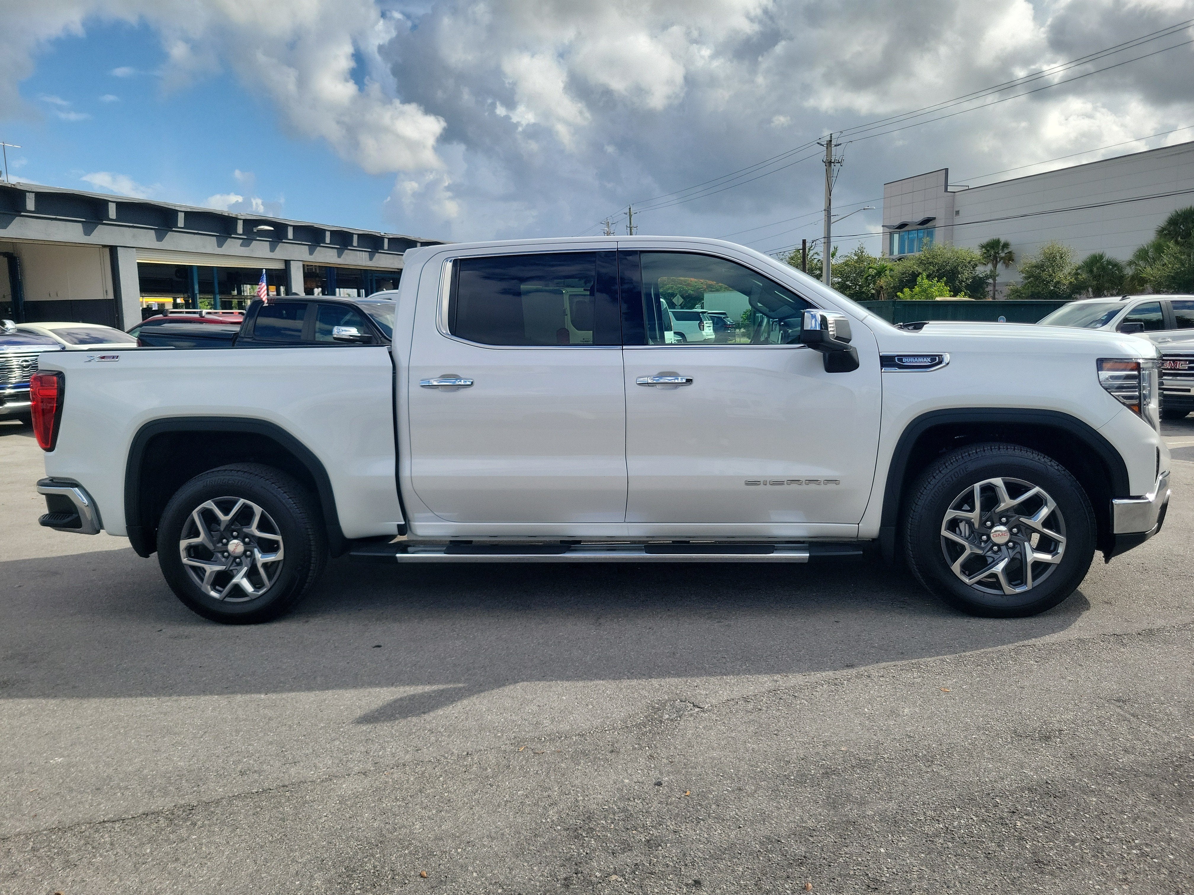 2023 GMC Sierra 1500 SLT