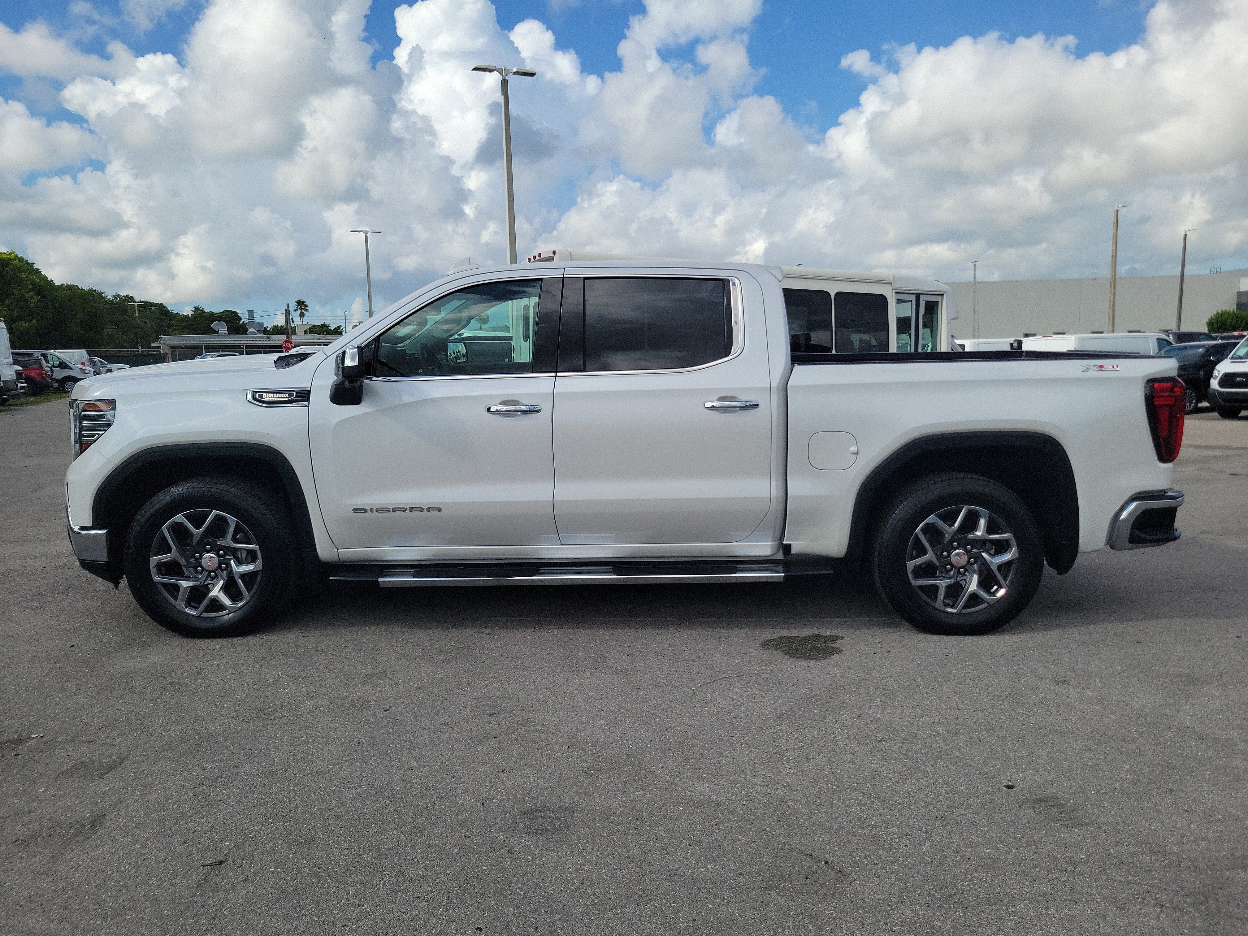 2023 GMC Sierra 1500 SLT