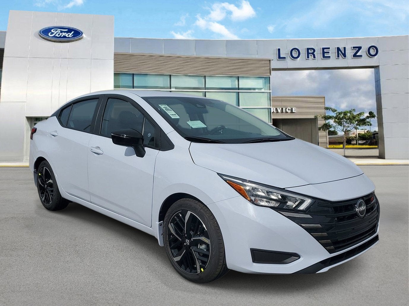 2025 Nissan Versa SR