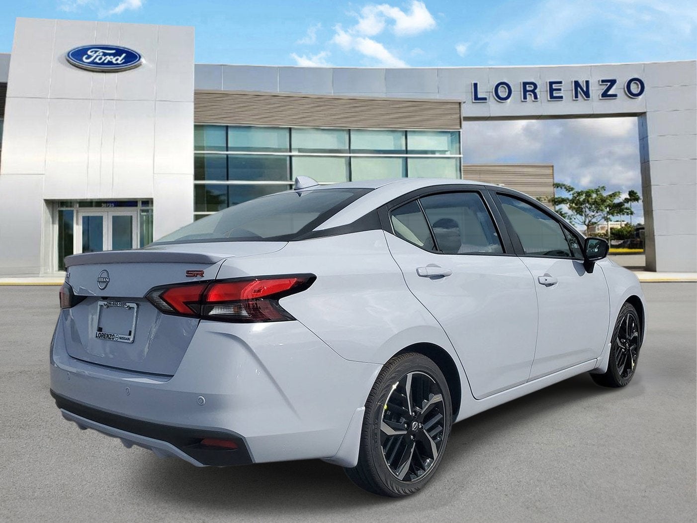 2025 Nissan Versa SR