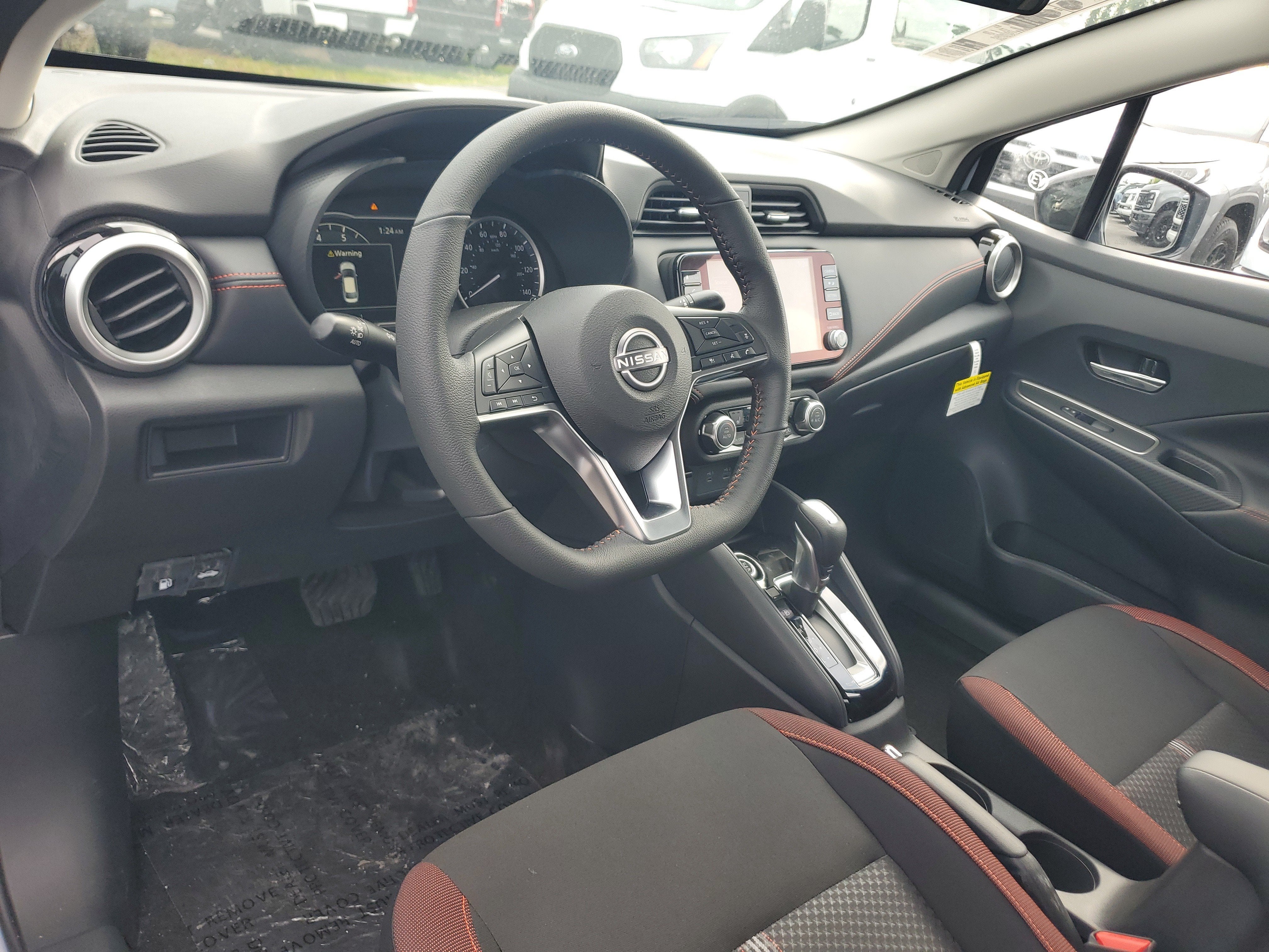 2025 Nissan Versa SR