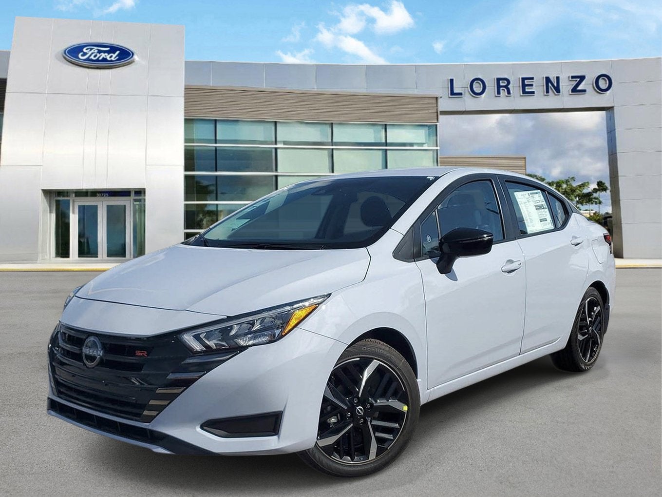 2025 Nissan Versa SR
