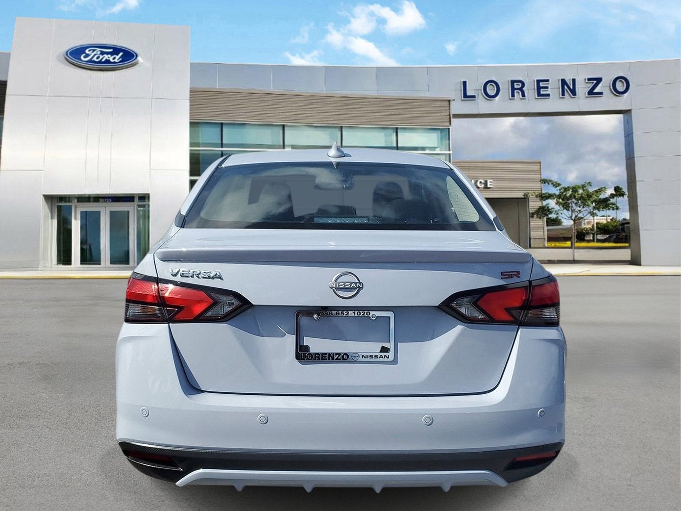 2025 Nissan Versa SR