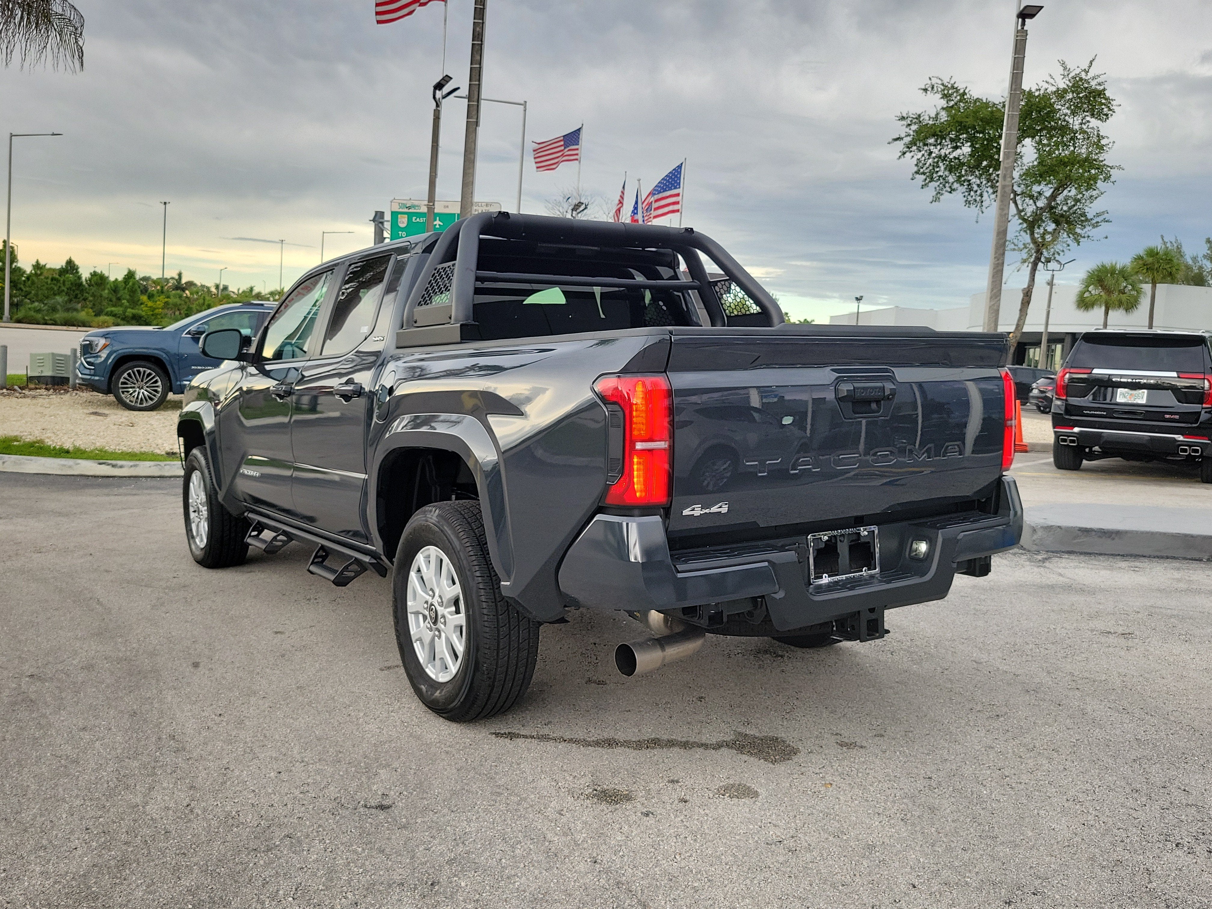2025 Toyota Tacoma 4WD SR5 4WD