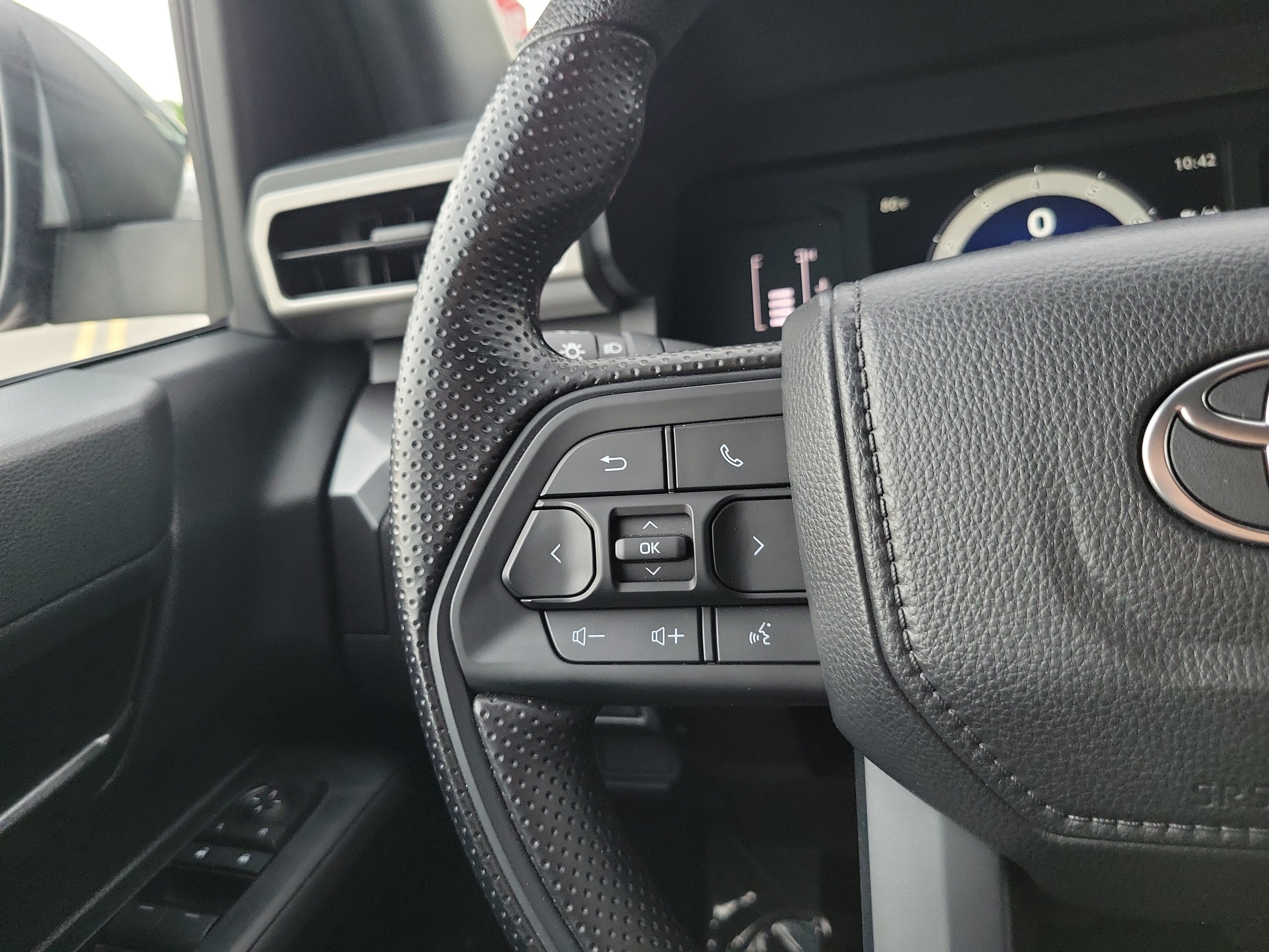 2025 Toyota Tacoma 4WD SR5 4WD