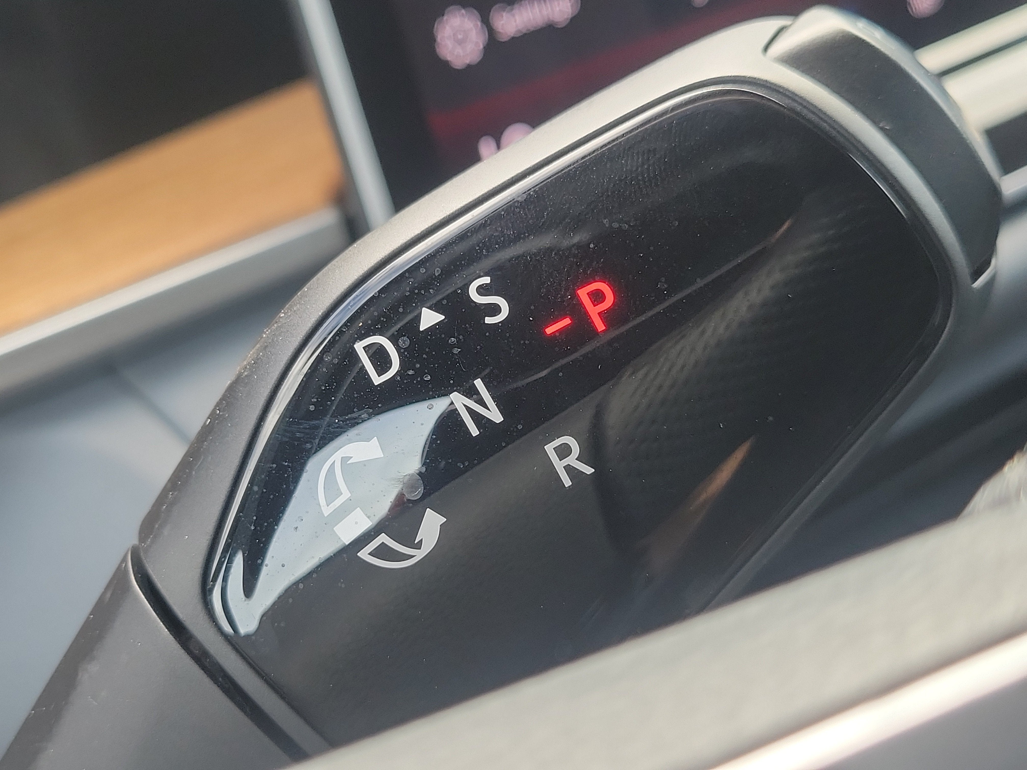 2025 Volkswagen Tiguan SEL R-Line