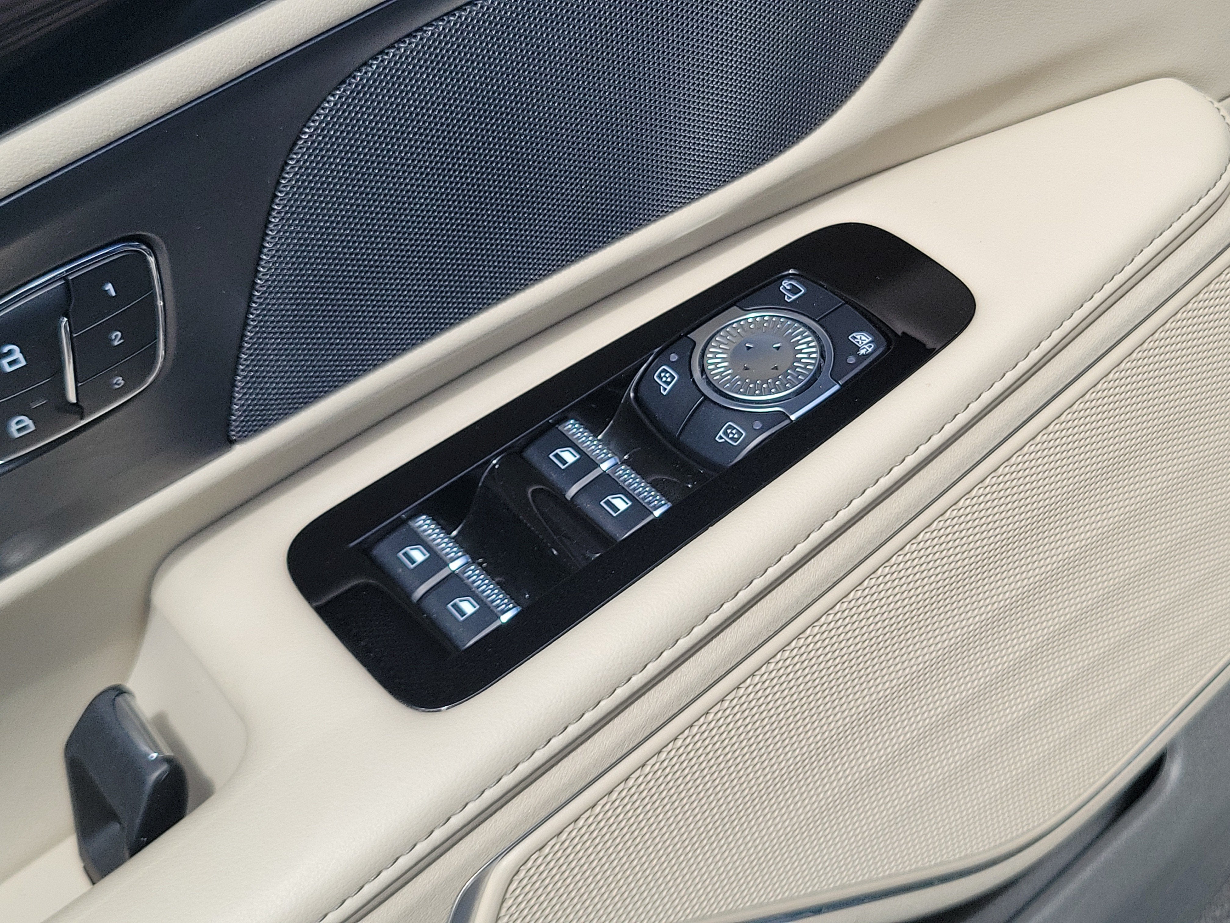 2024 Lincoln Nautilus Premiere 4WD