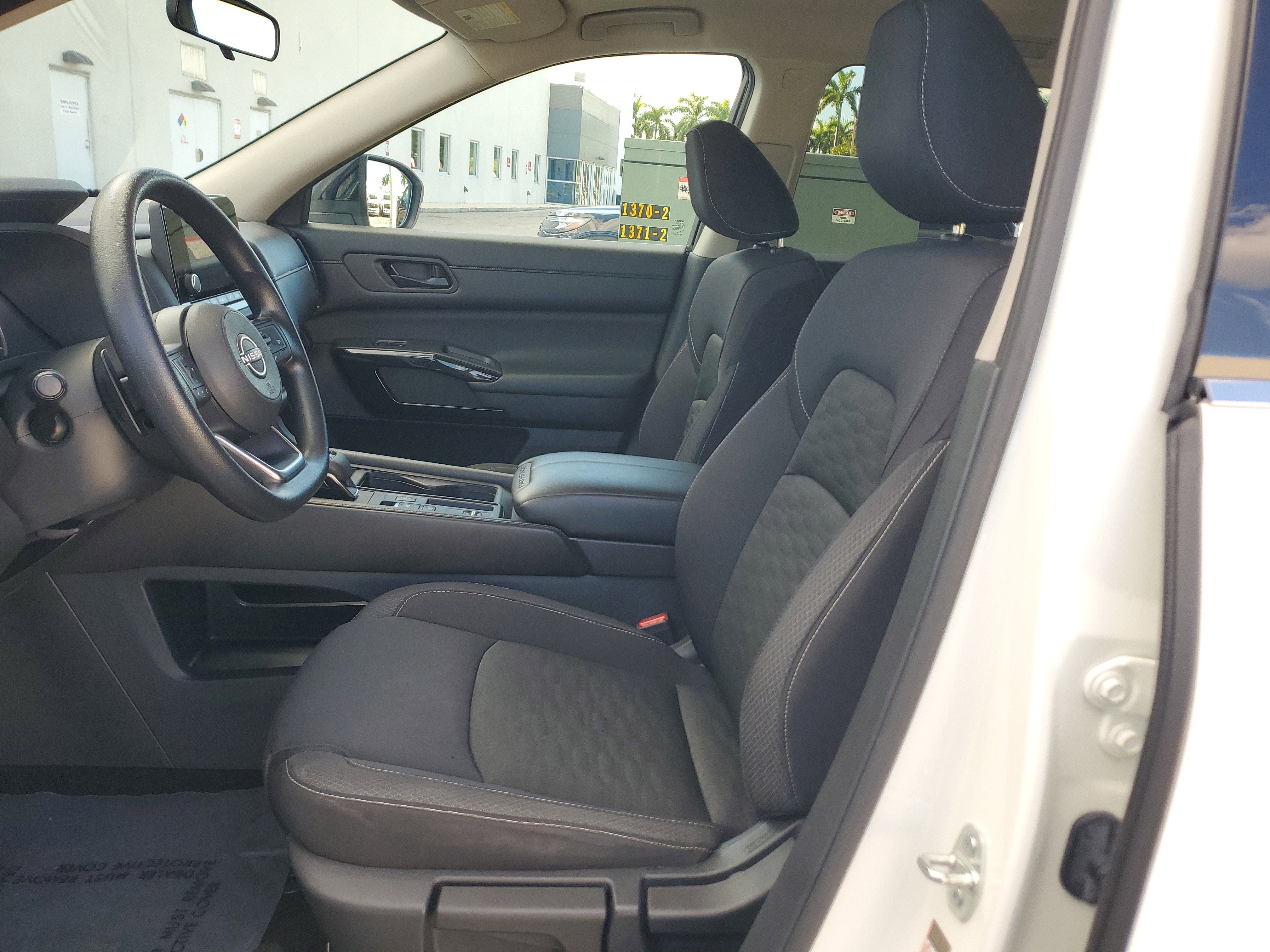 2024 Nissan Pathfinder S