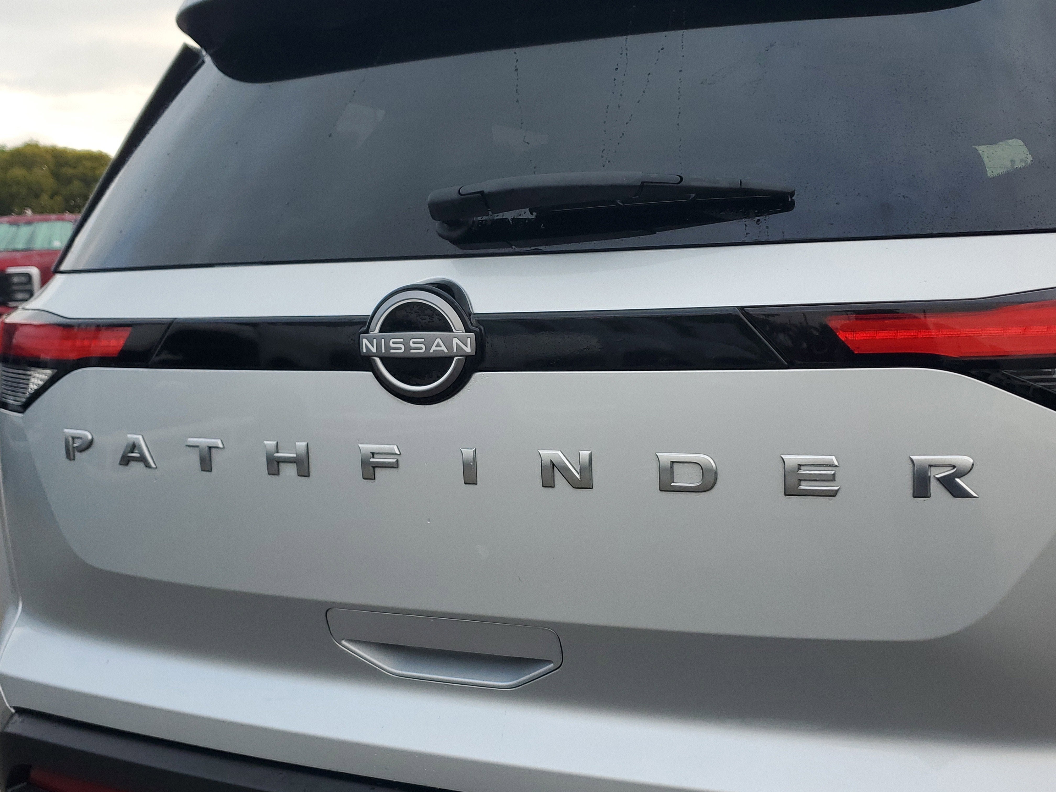 2024 Nissan Pathfinder S