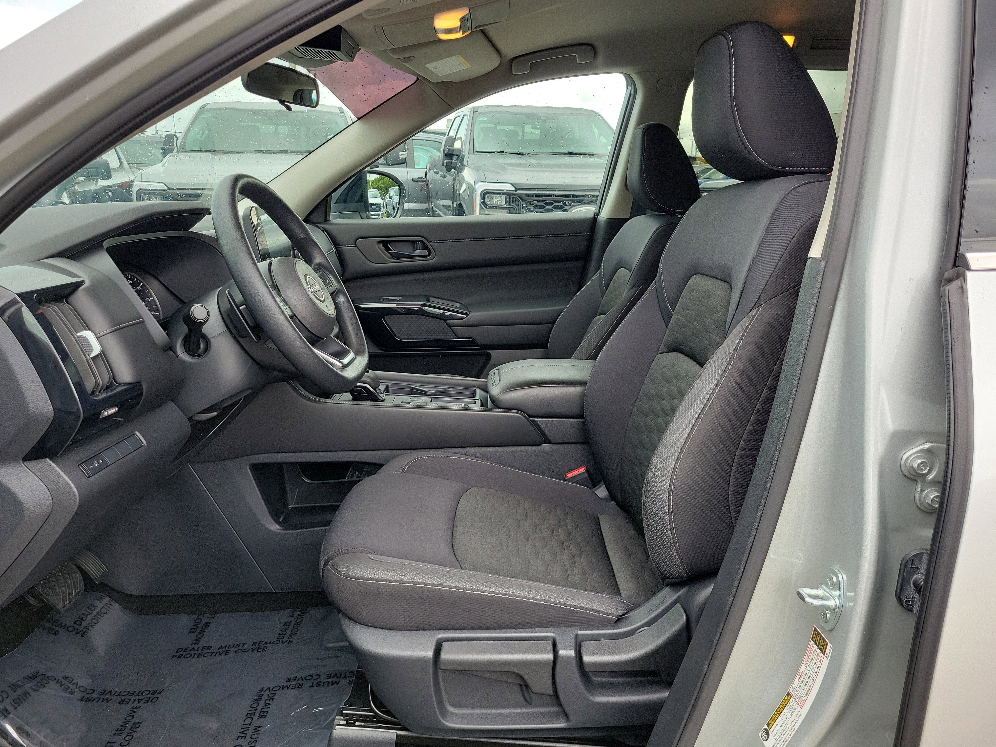 2024 Nissan Pathfinder S