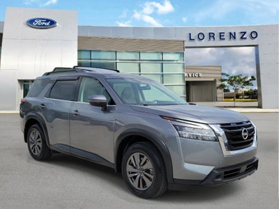2022 Nissan Pathfinder SV