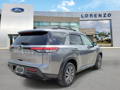 2022 Nissan Pathfinder SV