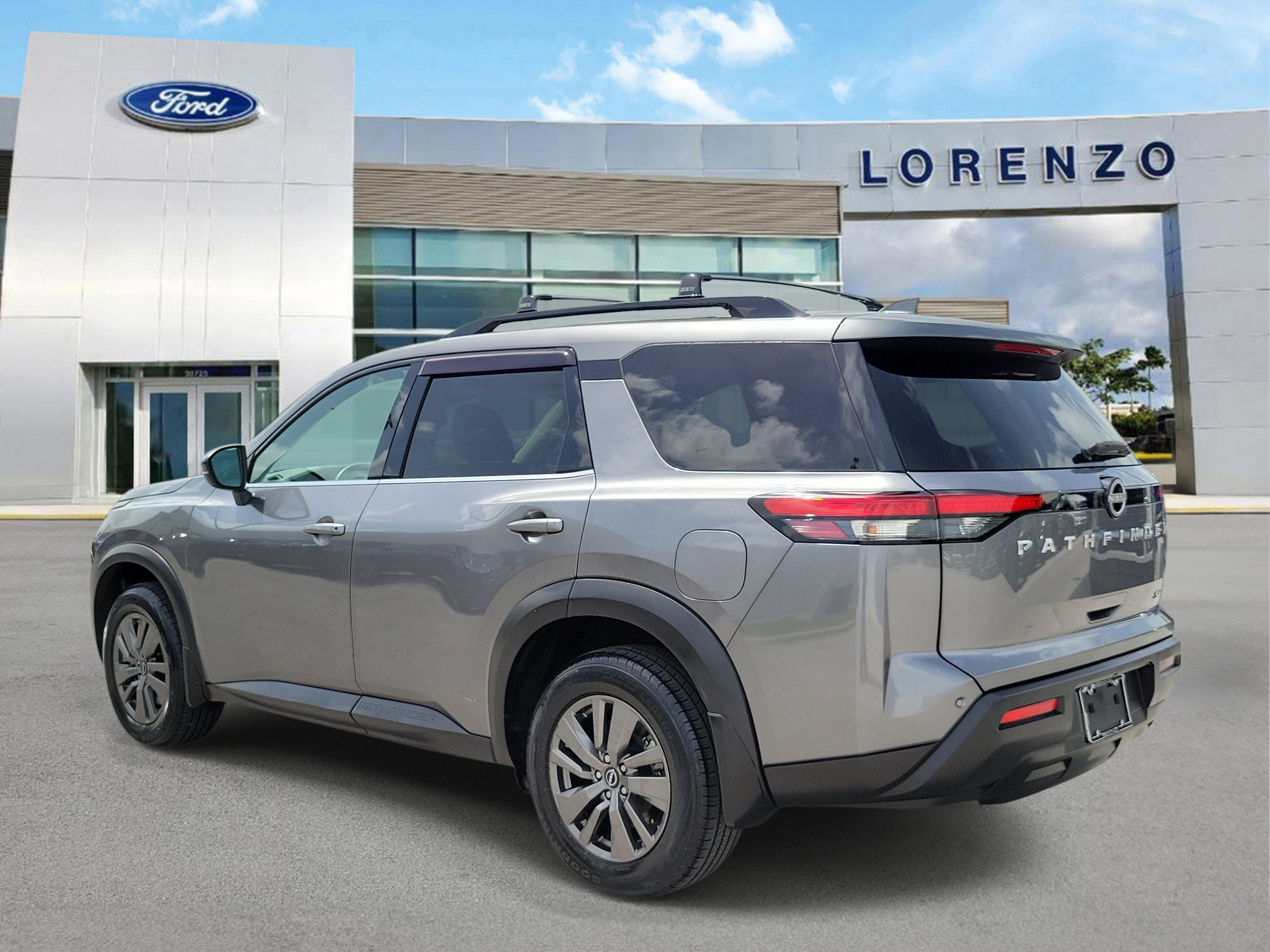 2022 Nissan Pathfinder SV