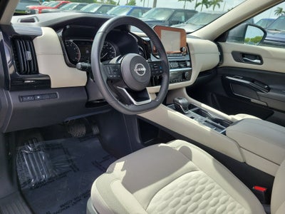 2022 Nissan Pathfinder SV