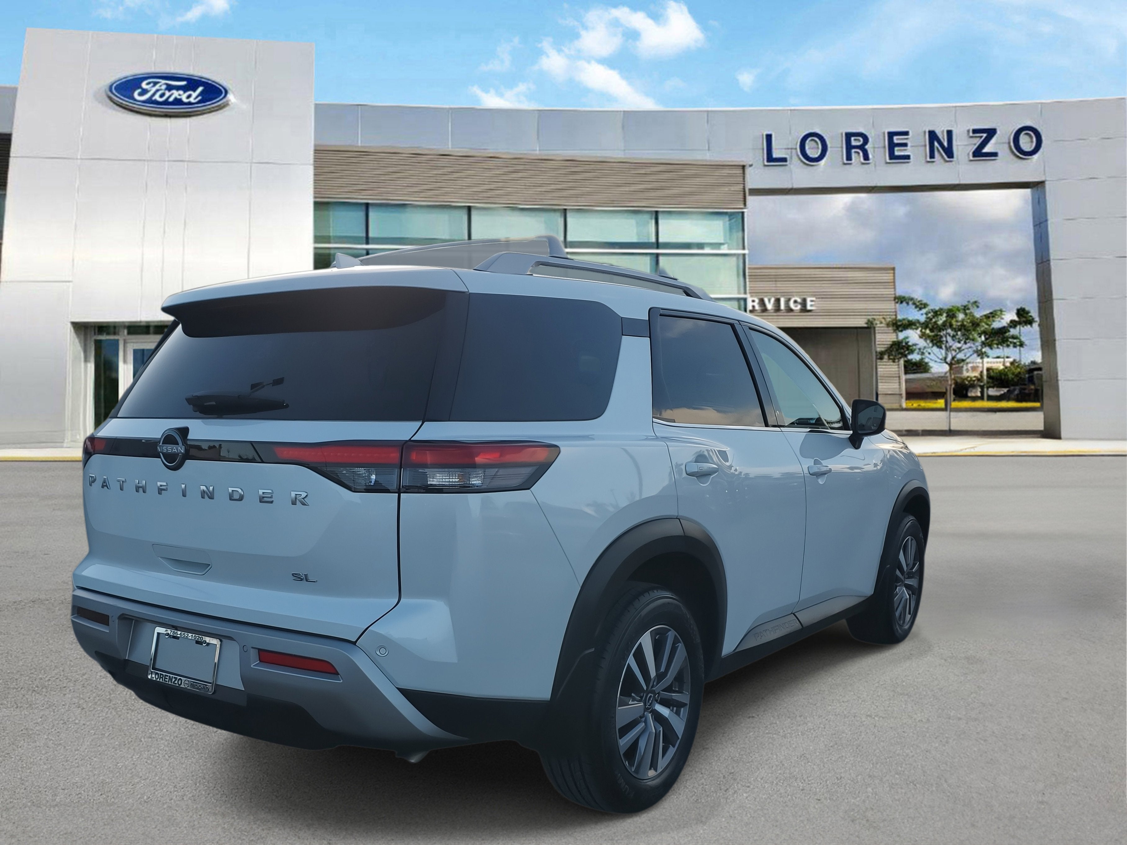 2025 Nissan Pathfinder SL