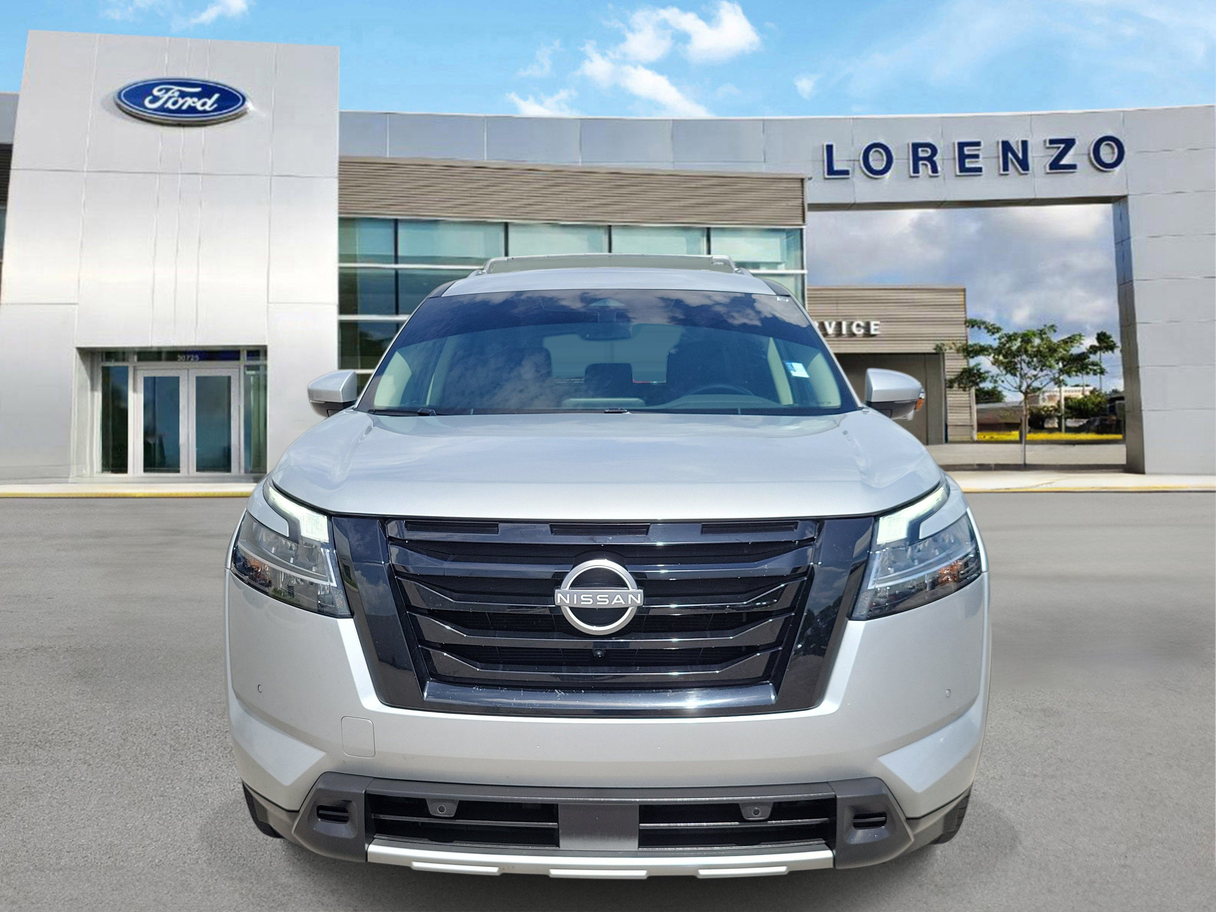 2024 Nissan Pathfinder SL