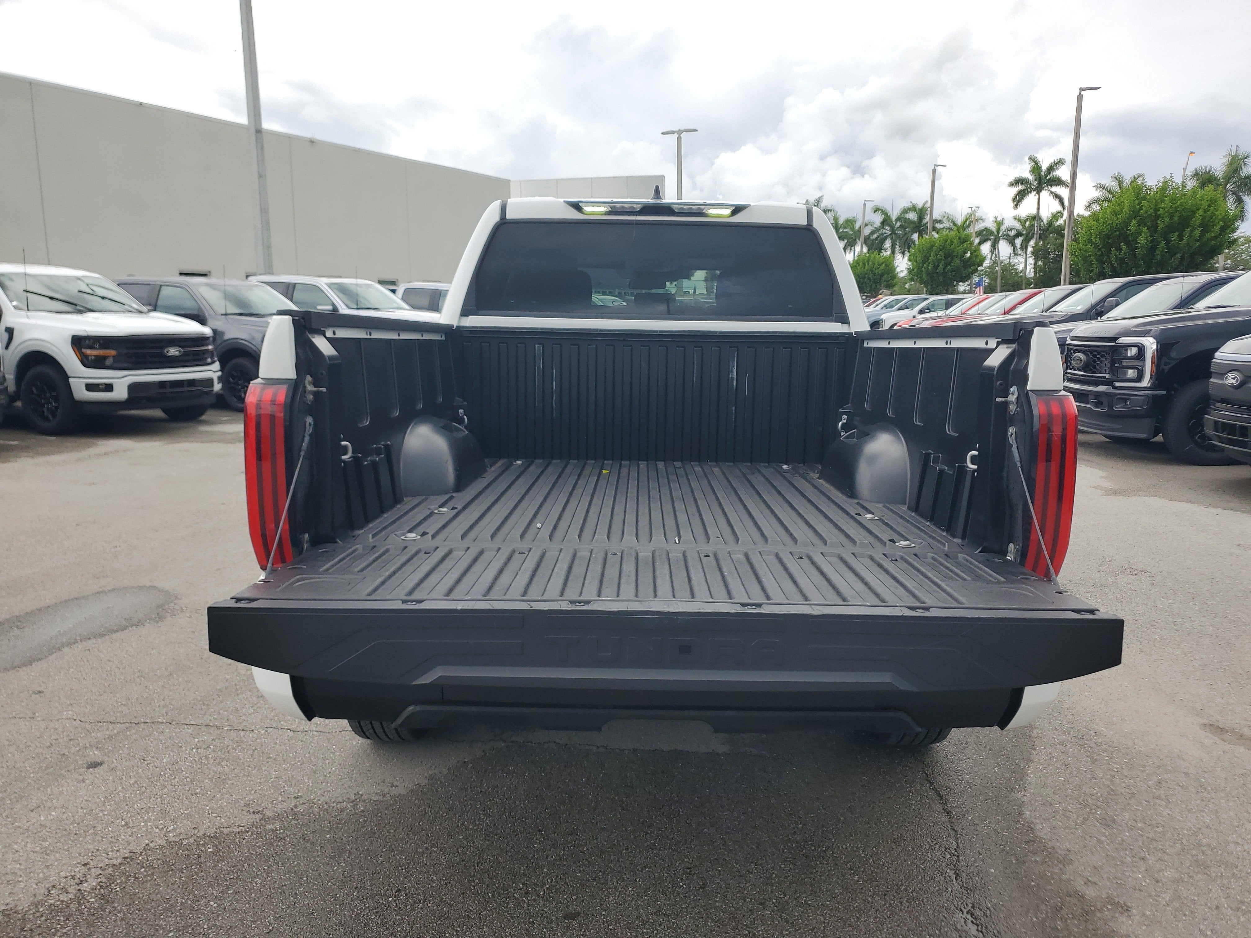 2023 Toyota Tundra 4WD SR 4WD