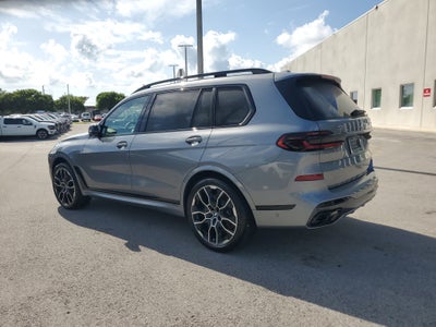 2025 BMW X7 M60i
