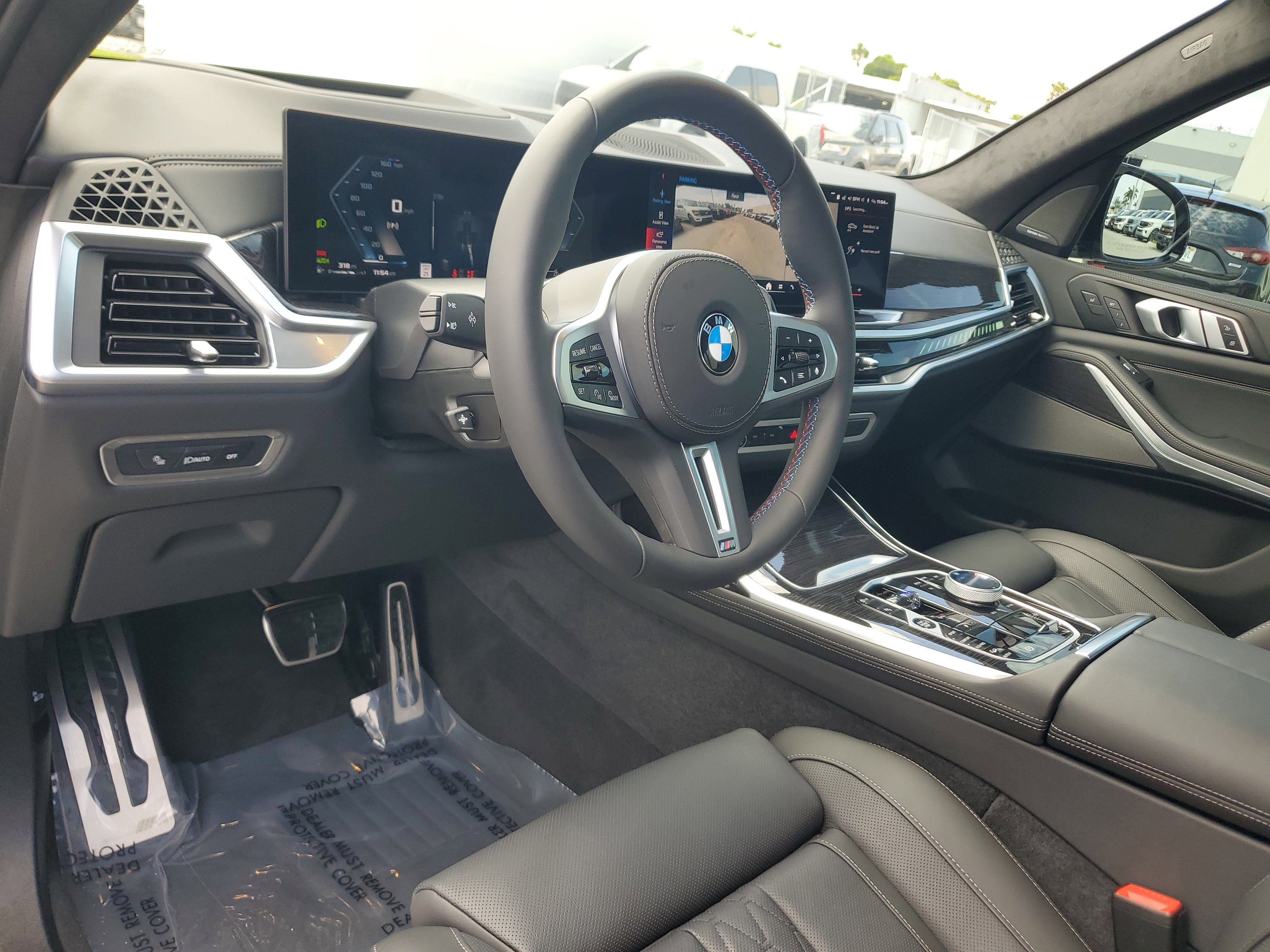 2025 BMW X7 M60i